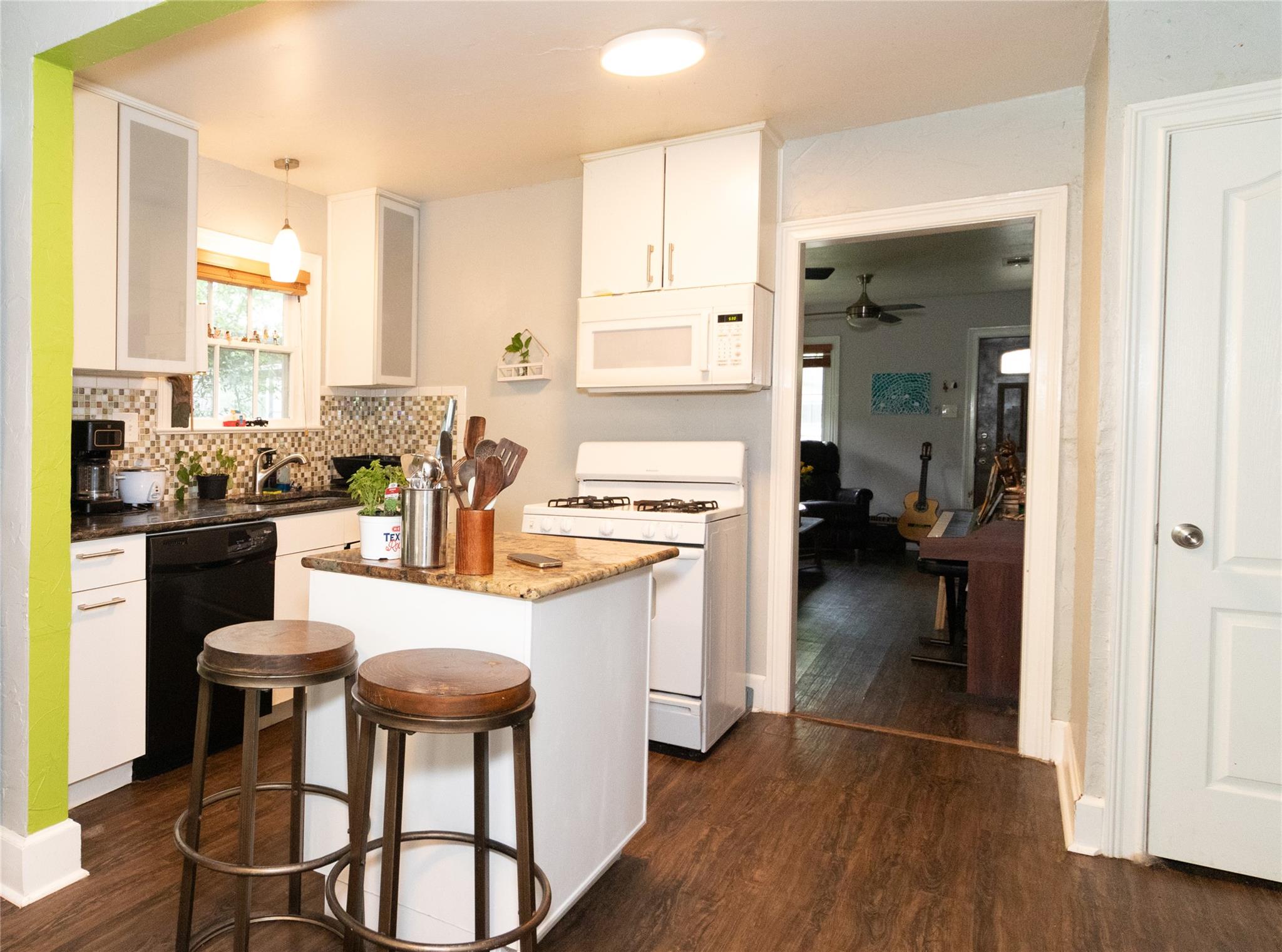 912 & 912 1/2 Calle Limon Dr, Austin, TX 78702