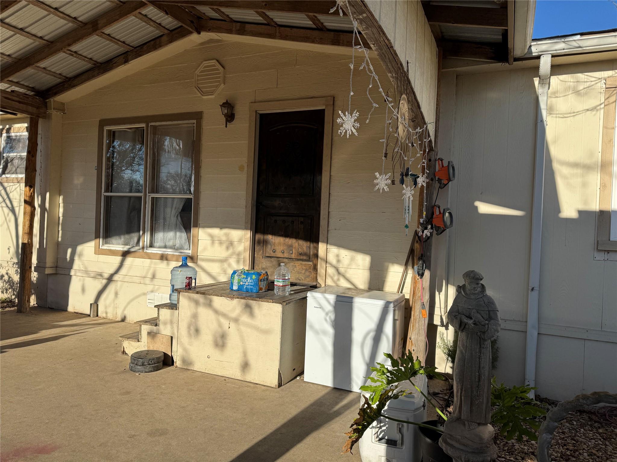 140 Alum Park Place Dr, Cedar Creek, TX 78612