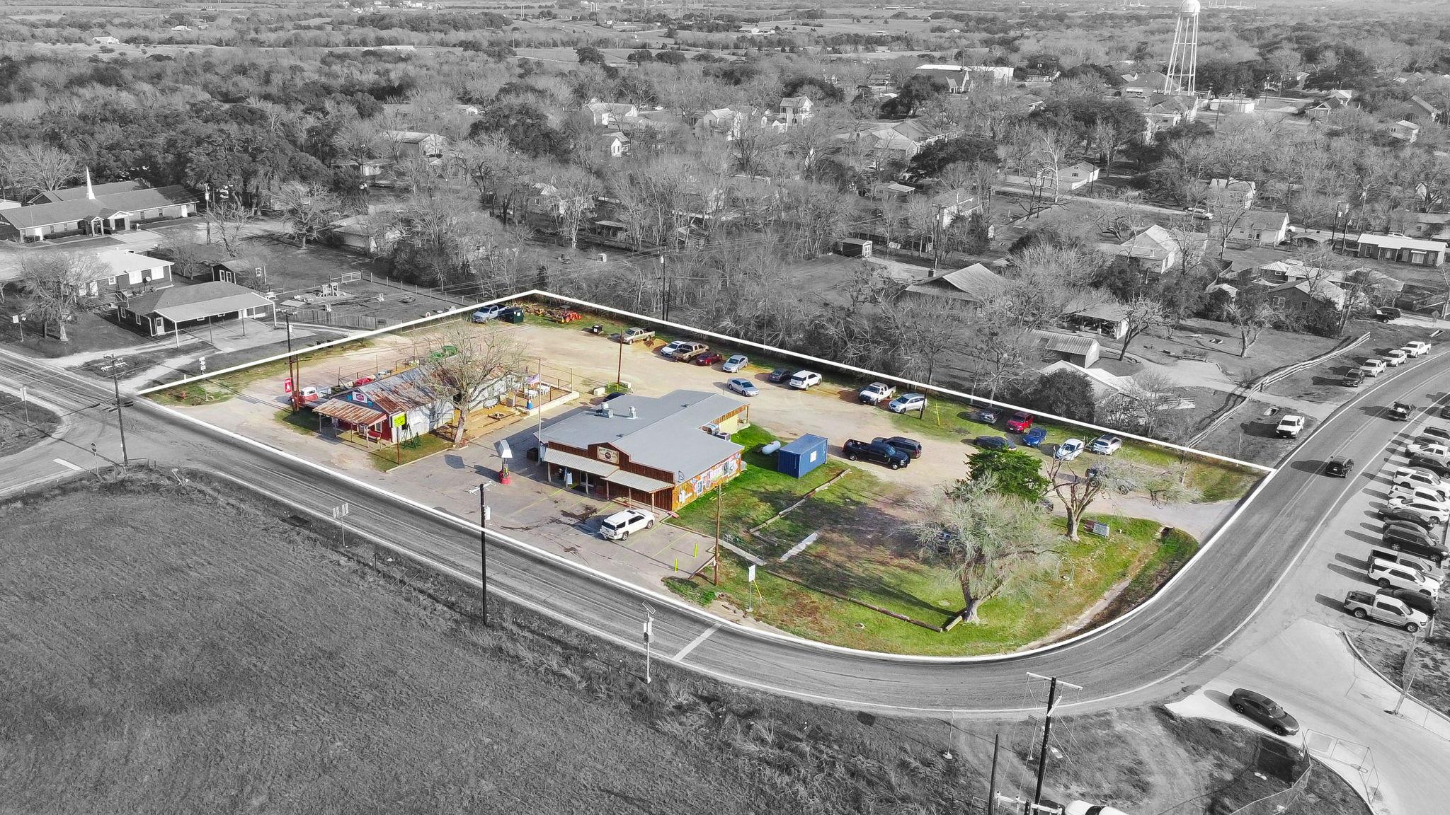 12390 FM 390 Rd W, Burton, TX 77835