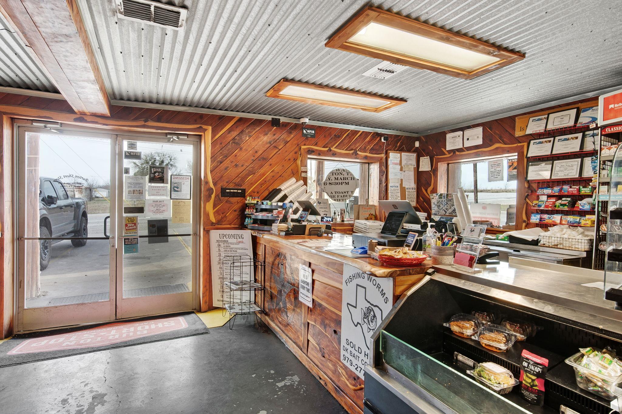 12390 FM 390 Rd W, Burton, TX 77835