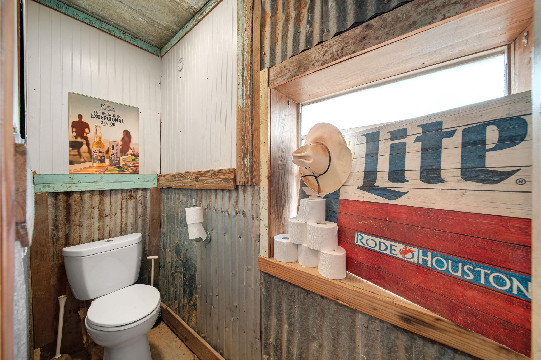 12390 FM 390 Rd W, Burton, TX 77835