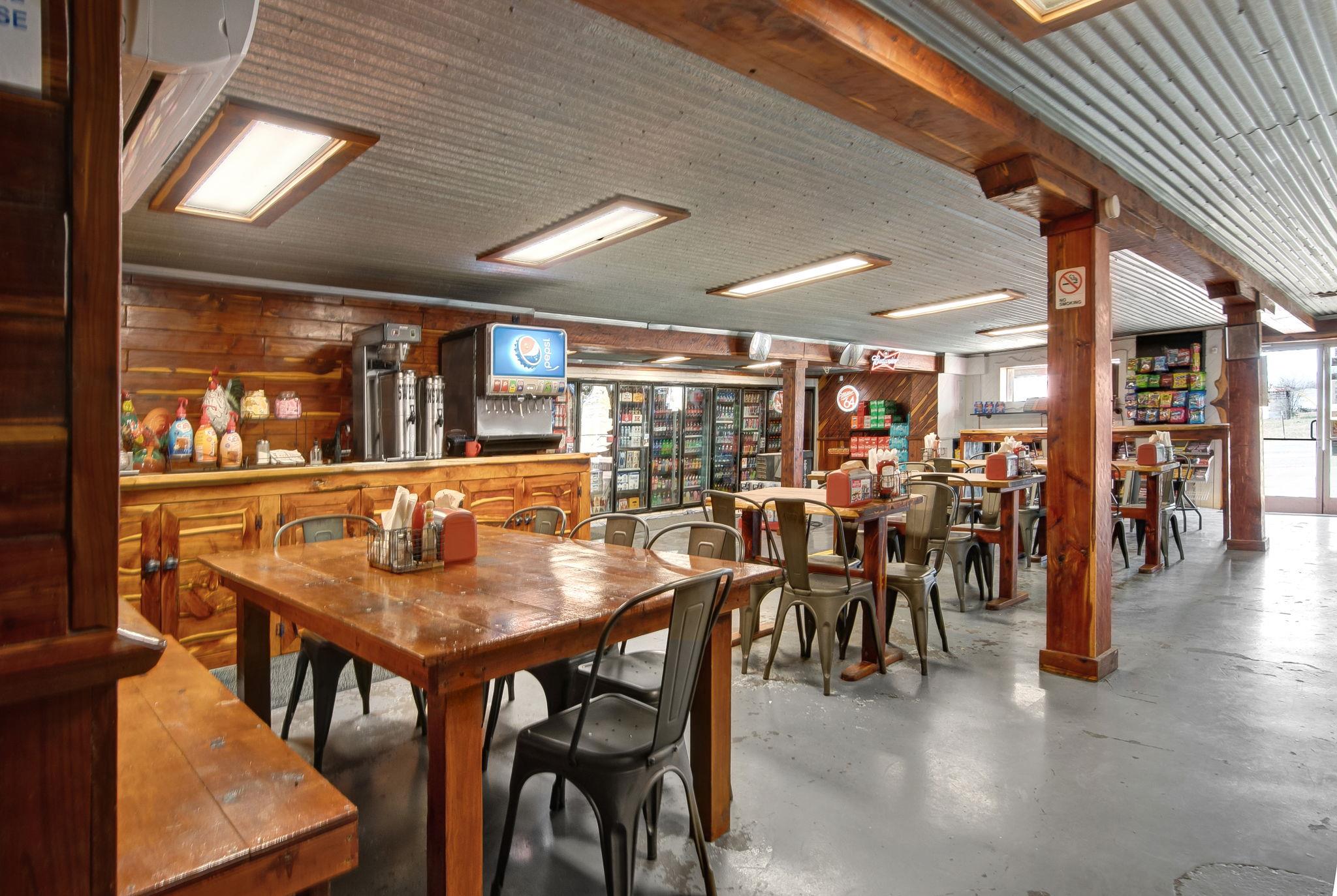 12390 FM 390 Rd W, Burton, TX 77835