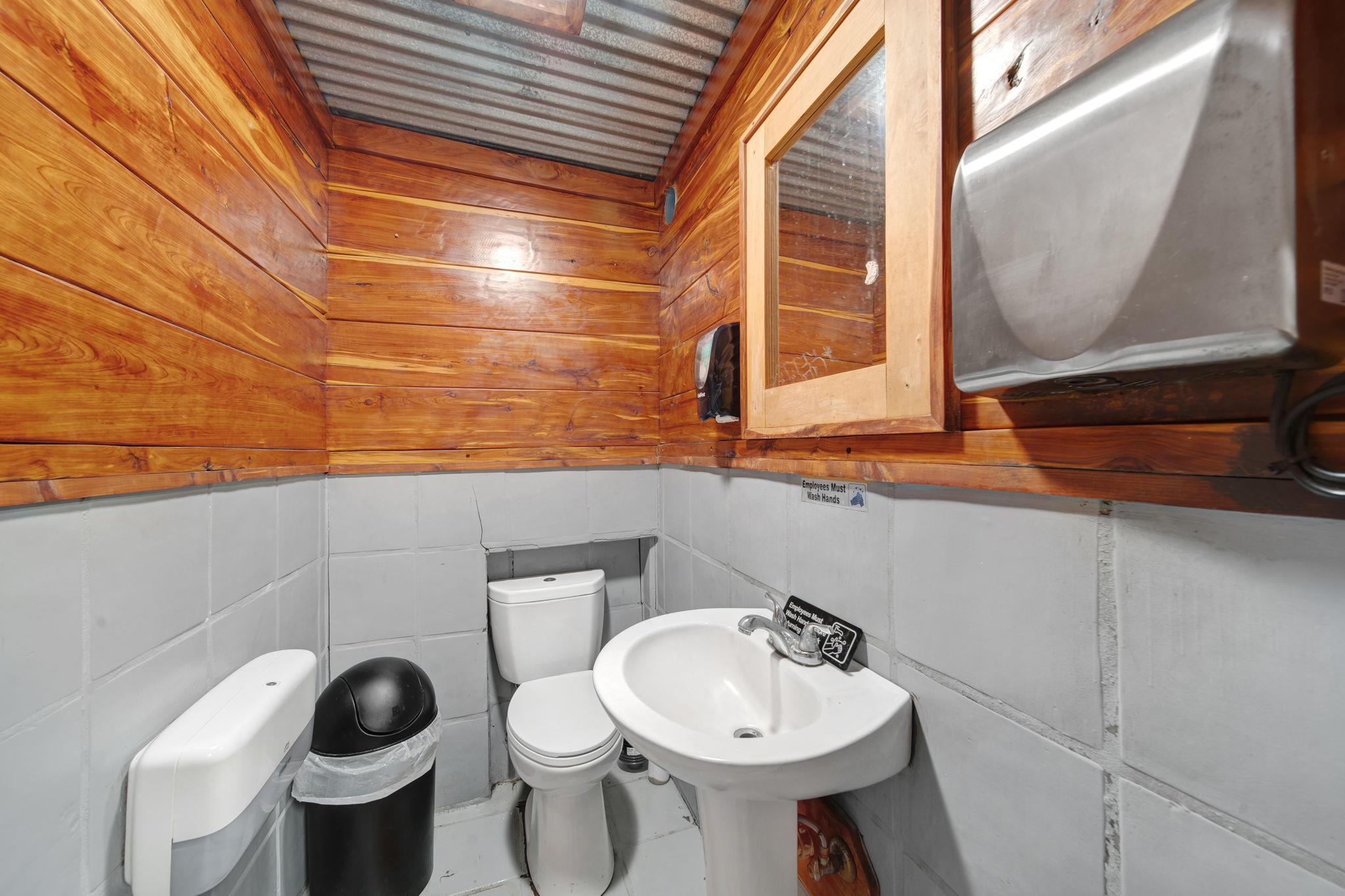 12390 FM 390 Rd W, Burton, TX 77835