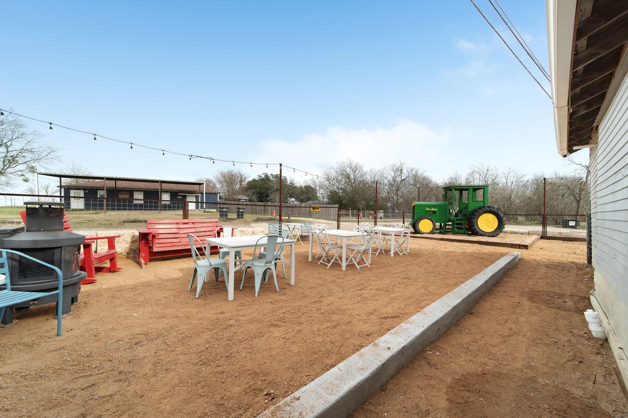 12390 FM 390 Rd W, Burton, TX 77835