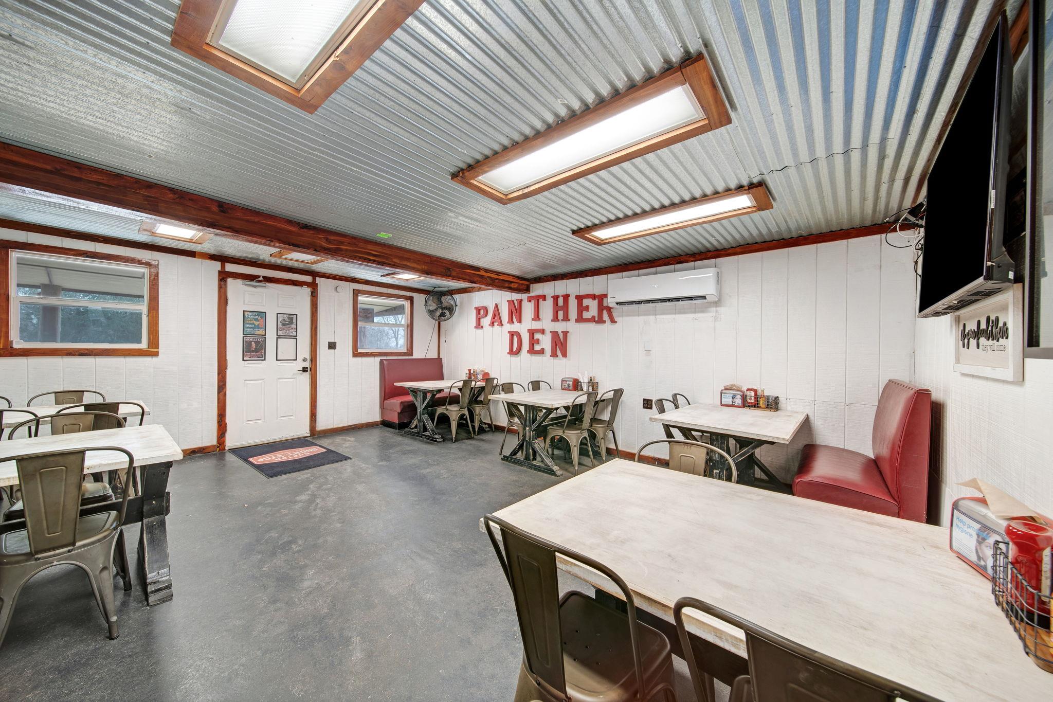 12390 FM 390 Rd W, Burton, TX 77835