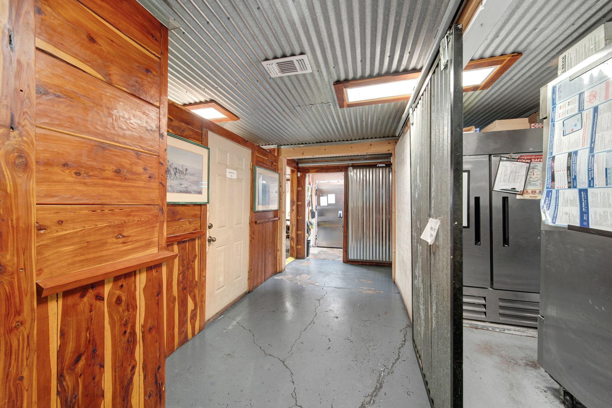 12390 FM 390 Rd W, Burton, TX 77835