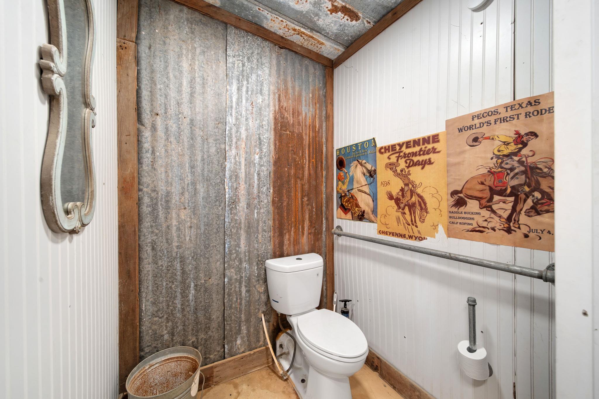 12390 FM 390 Rd W, Burton, TX 77835