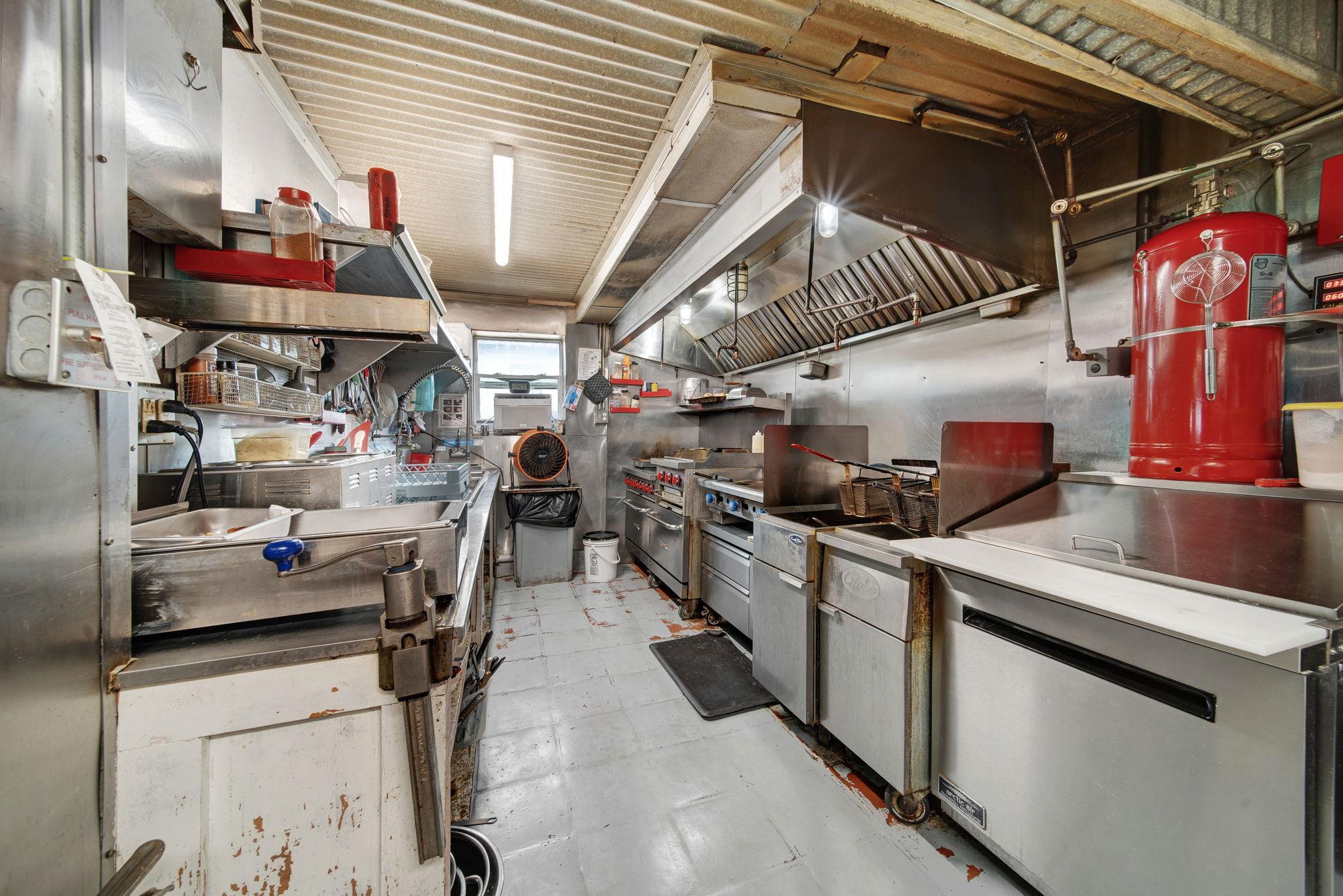 12390 FM 390 Rd W, Burton, TX 77835