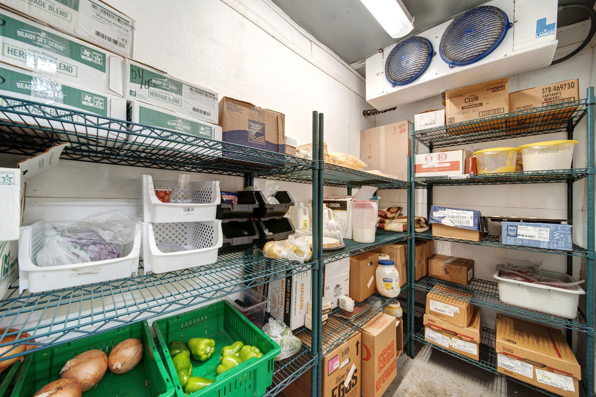 12390 FM 390 Rd W, Burton, TX 77835