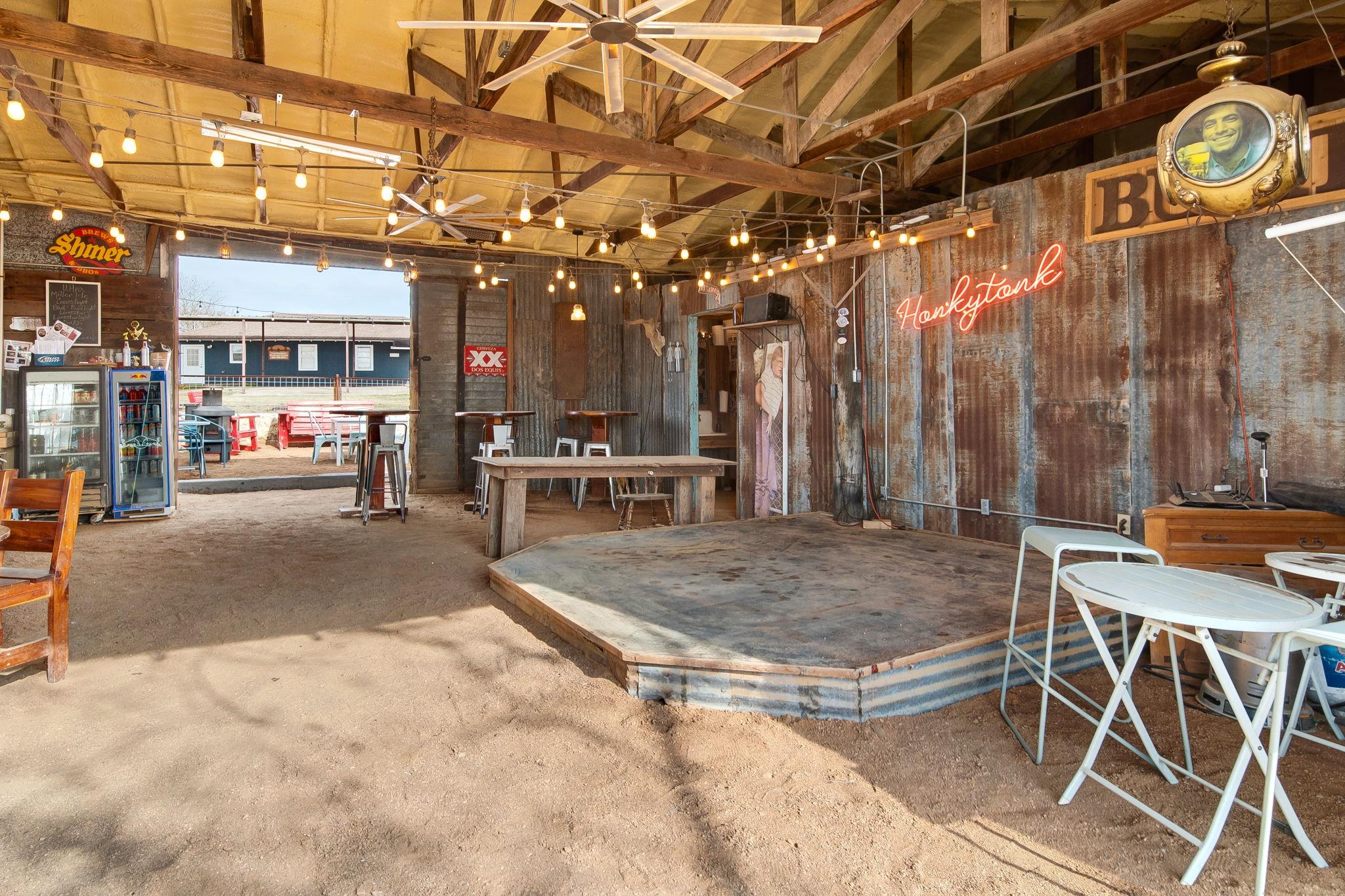 12390 FM 390 Rd W, Burton, TX 77835