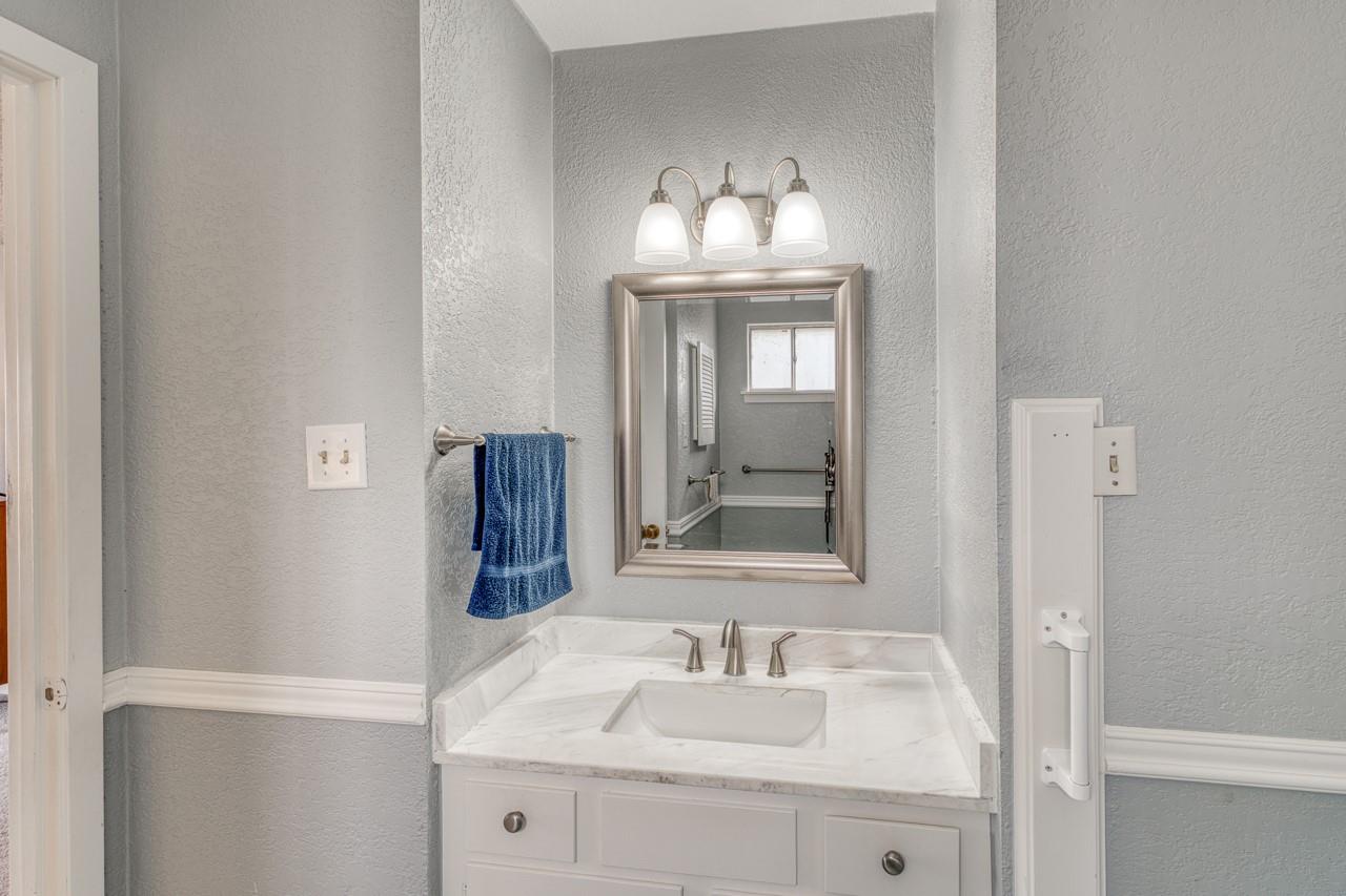 310 S Chaparral, Burnet, TX 78611