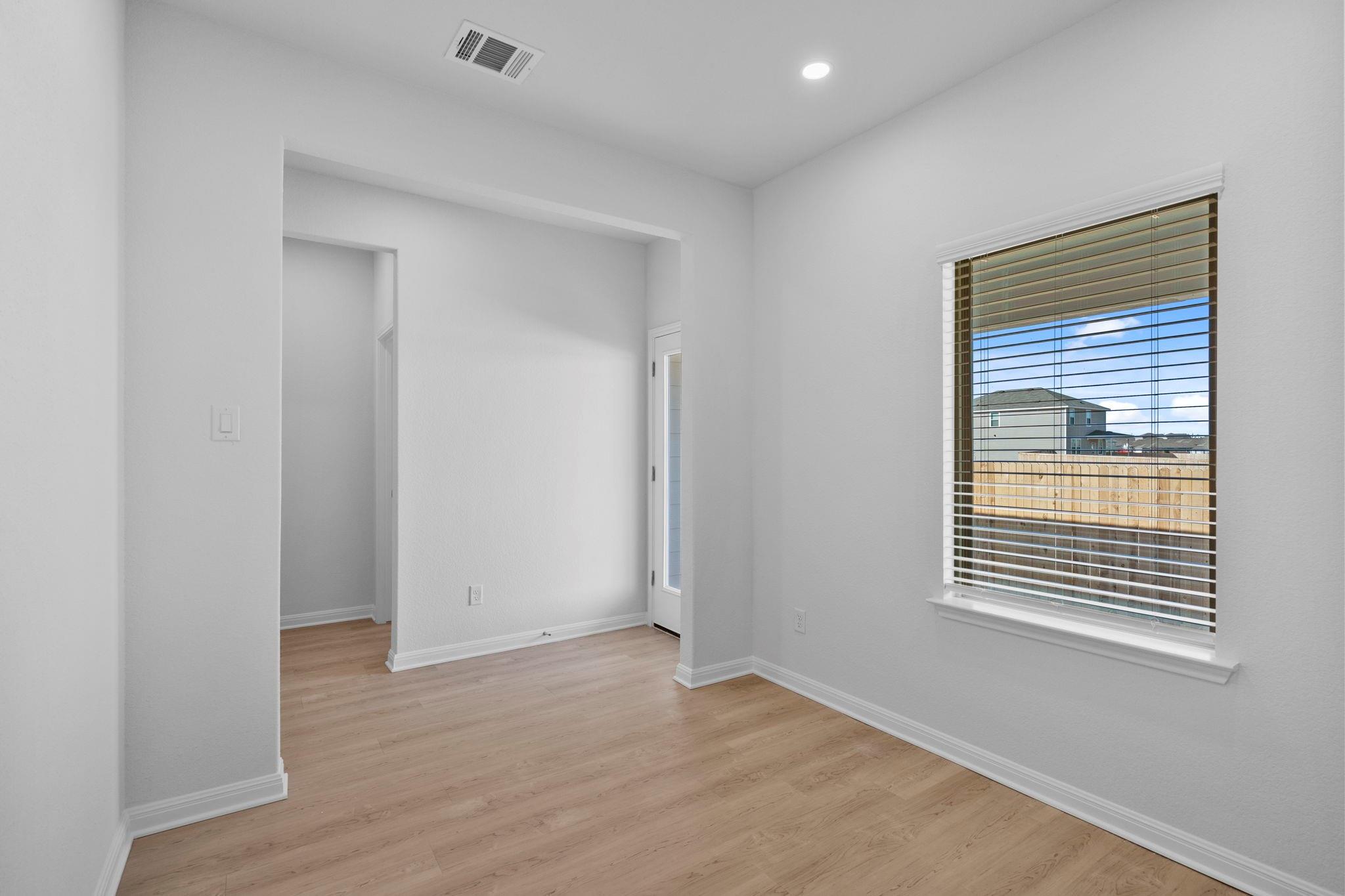 129 Hatari Trl, Jarrell, TX 76537