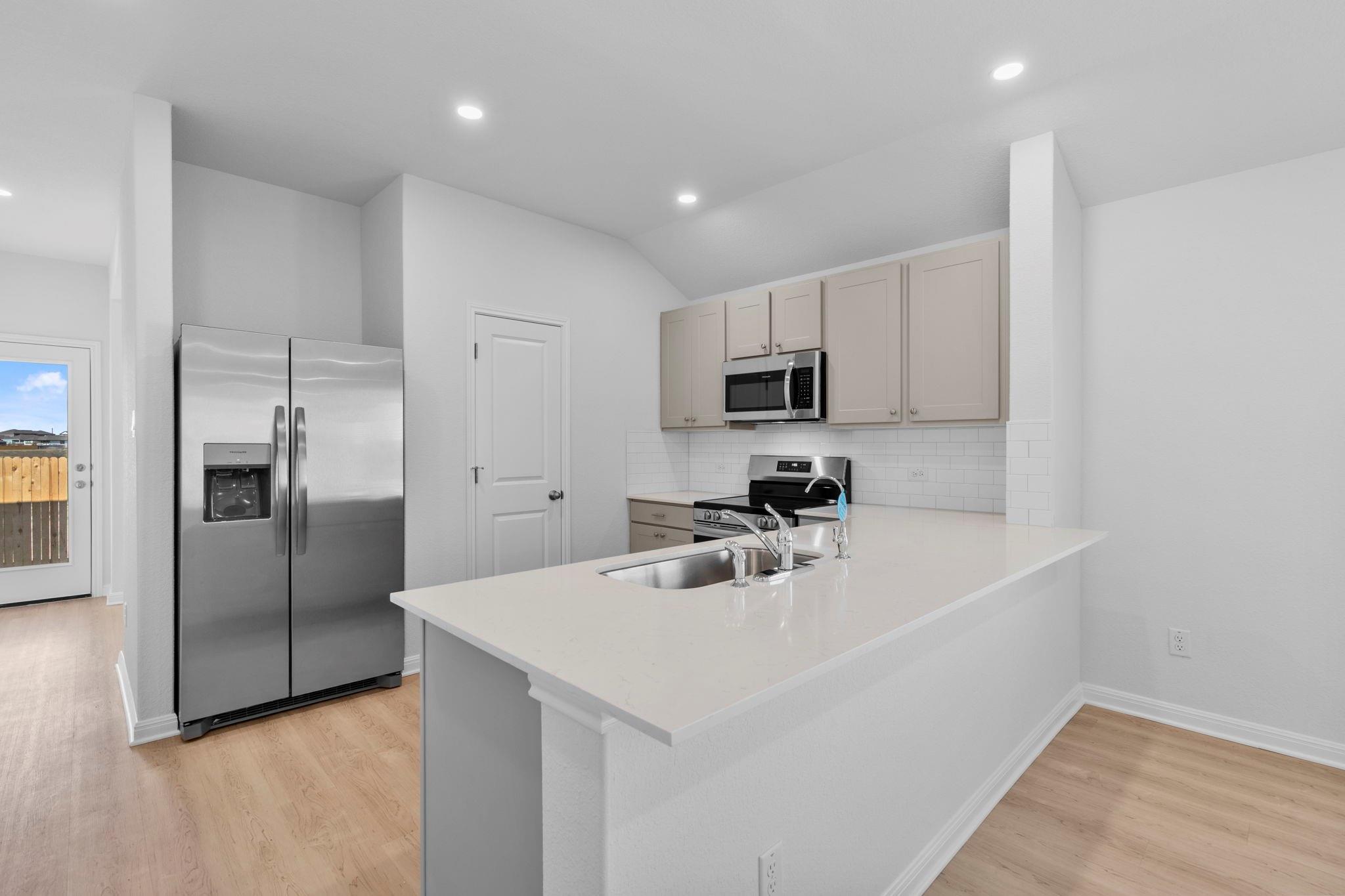 129 Hatari Trl, Jarrell, TX 76537