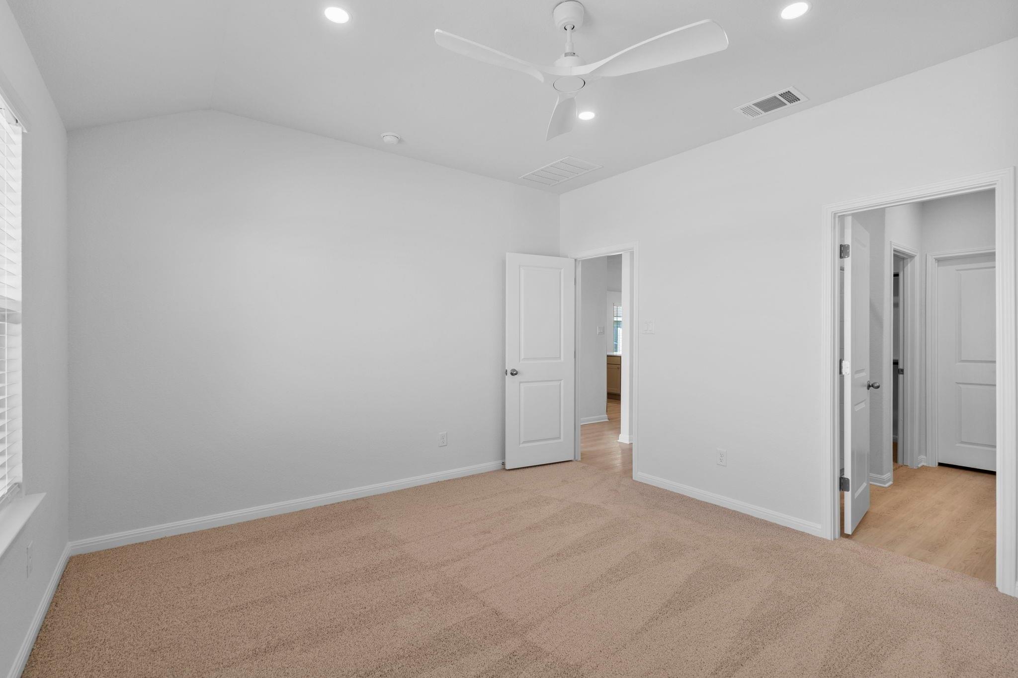 129 Hatari Trl, Jarrell, TX 76537