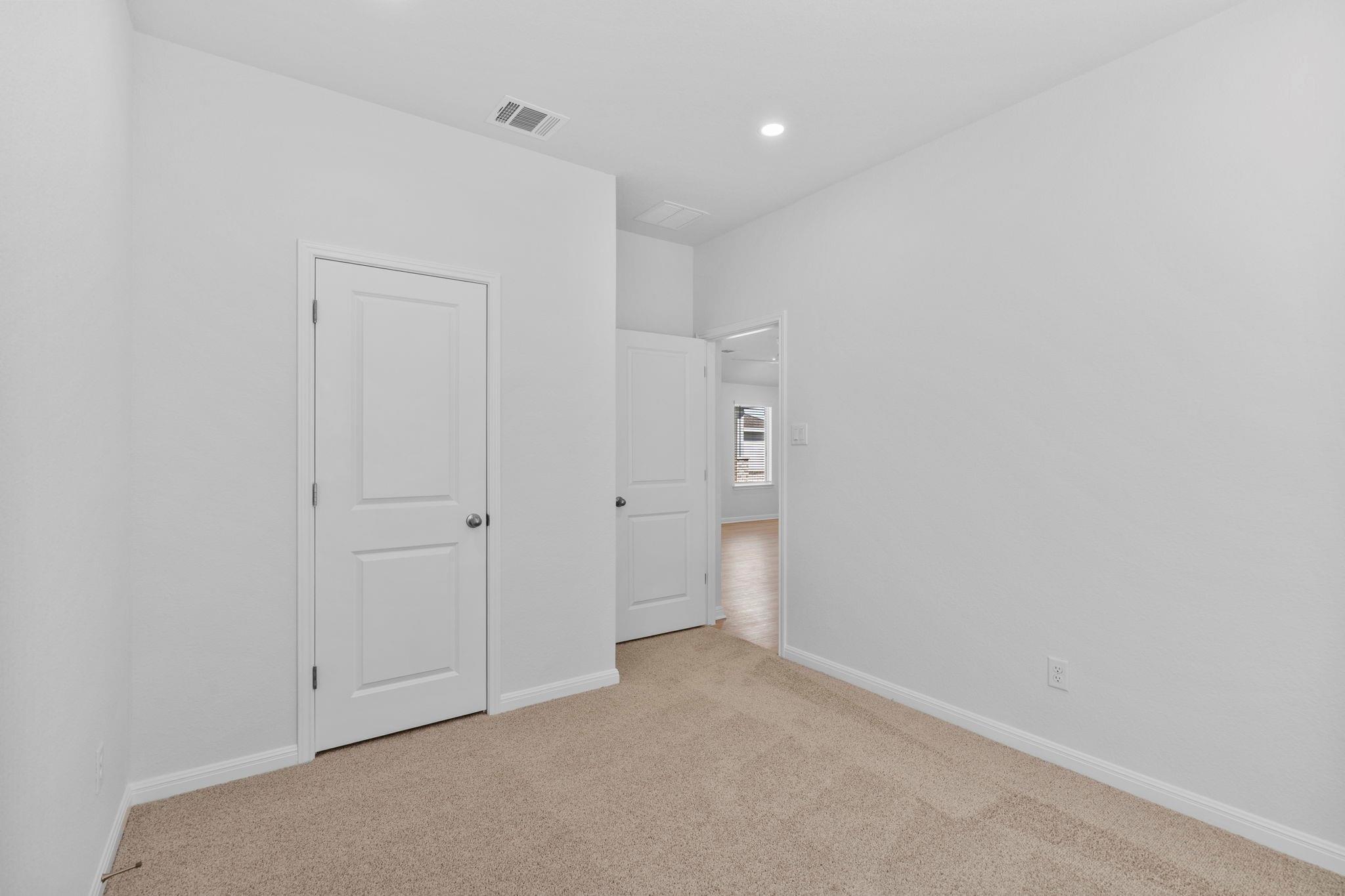 129 Hatari Trl, Jarrell, TX 76537