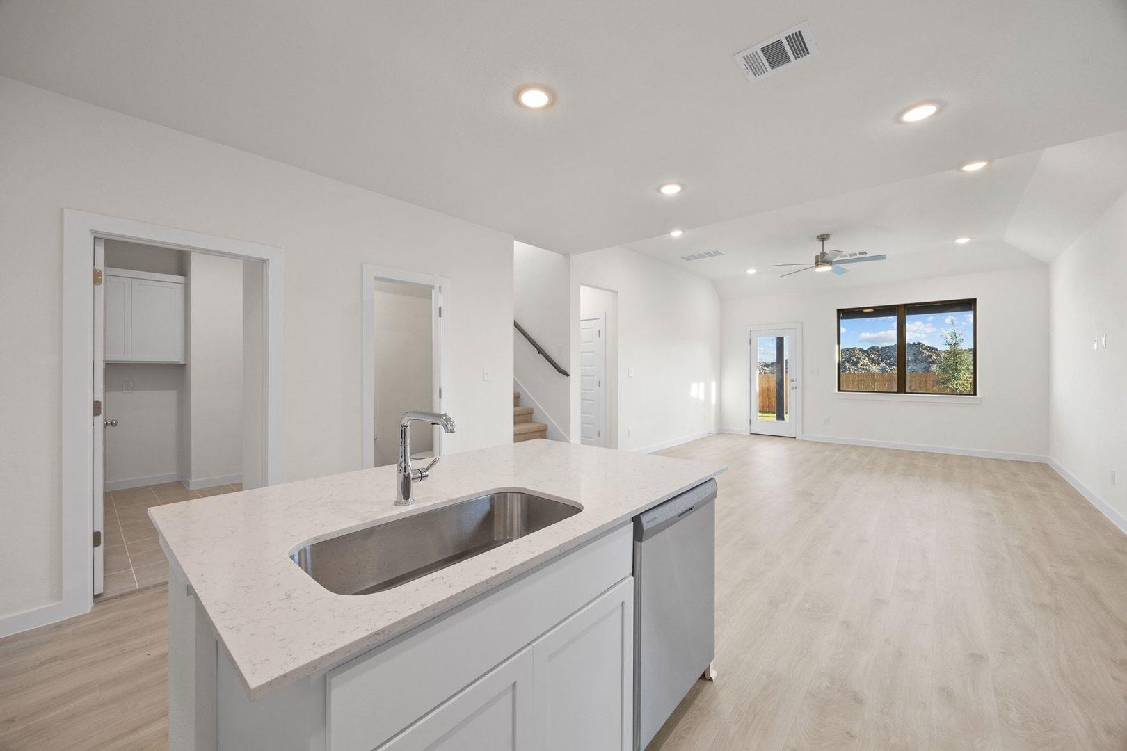 103 Mandeville Dr, Hutto, TX 78634