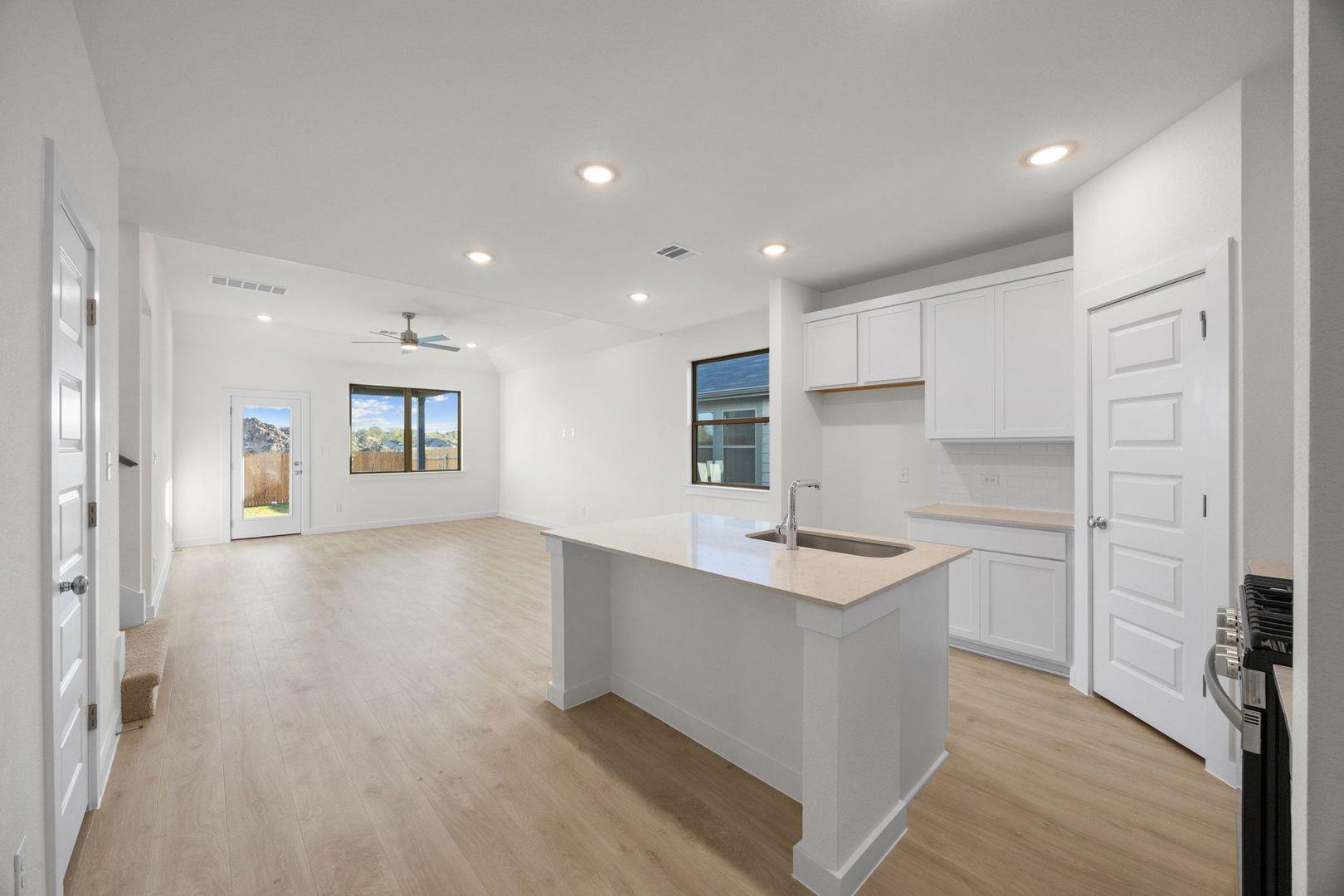 103 Mandeville Dr, Hutto, TX 78634