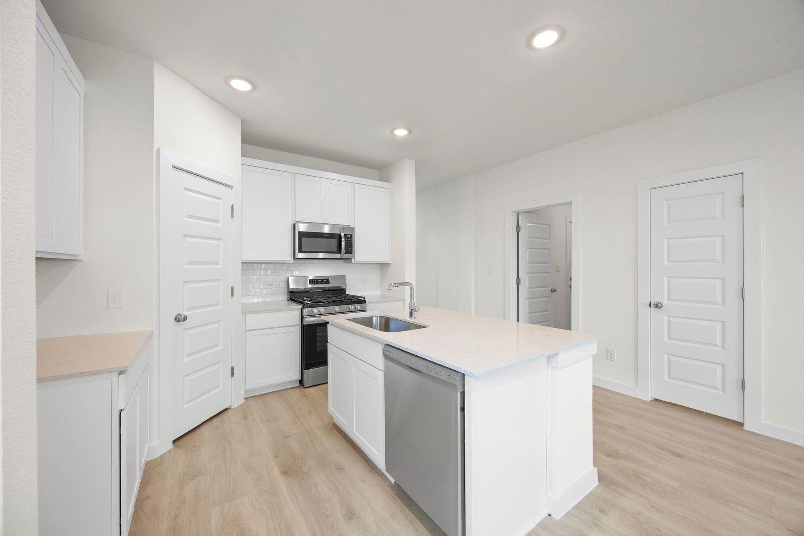 103 Mandeville Dr, Hutto, TX 78634