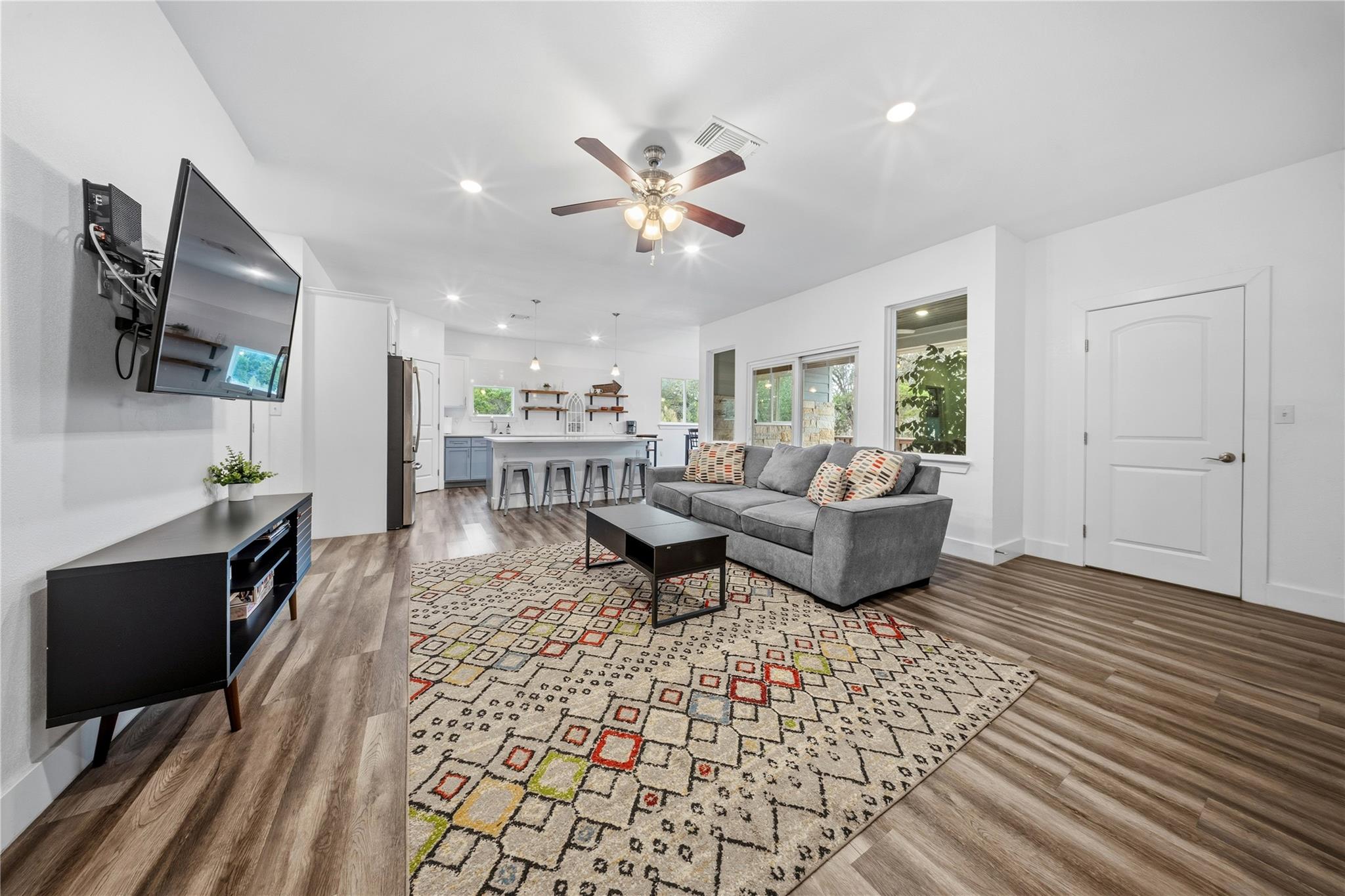 7502 Stable Ln, Lago Vista, TX 78645