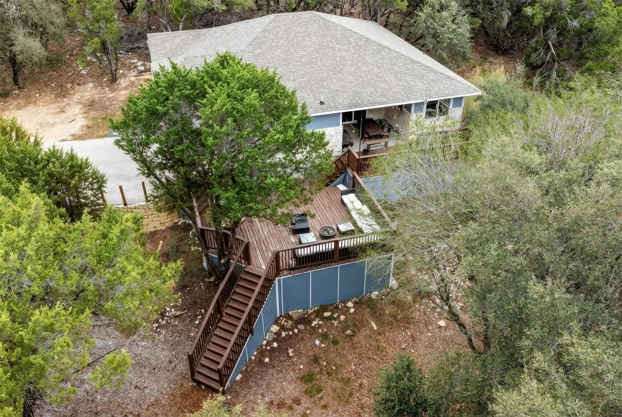 7502 Stable Ln, Lago Vista, TX 78645