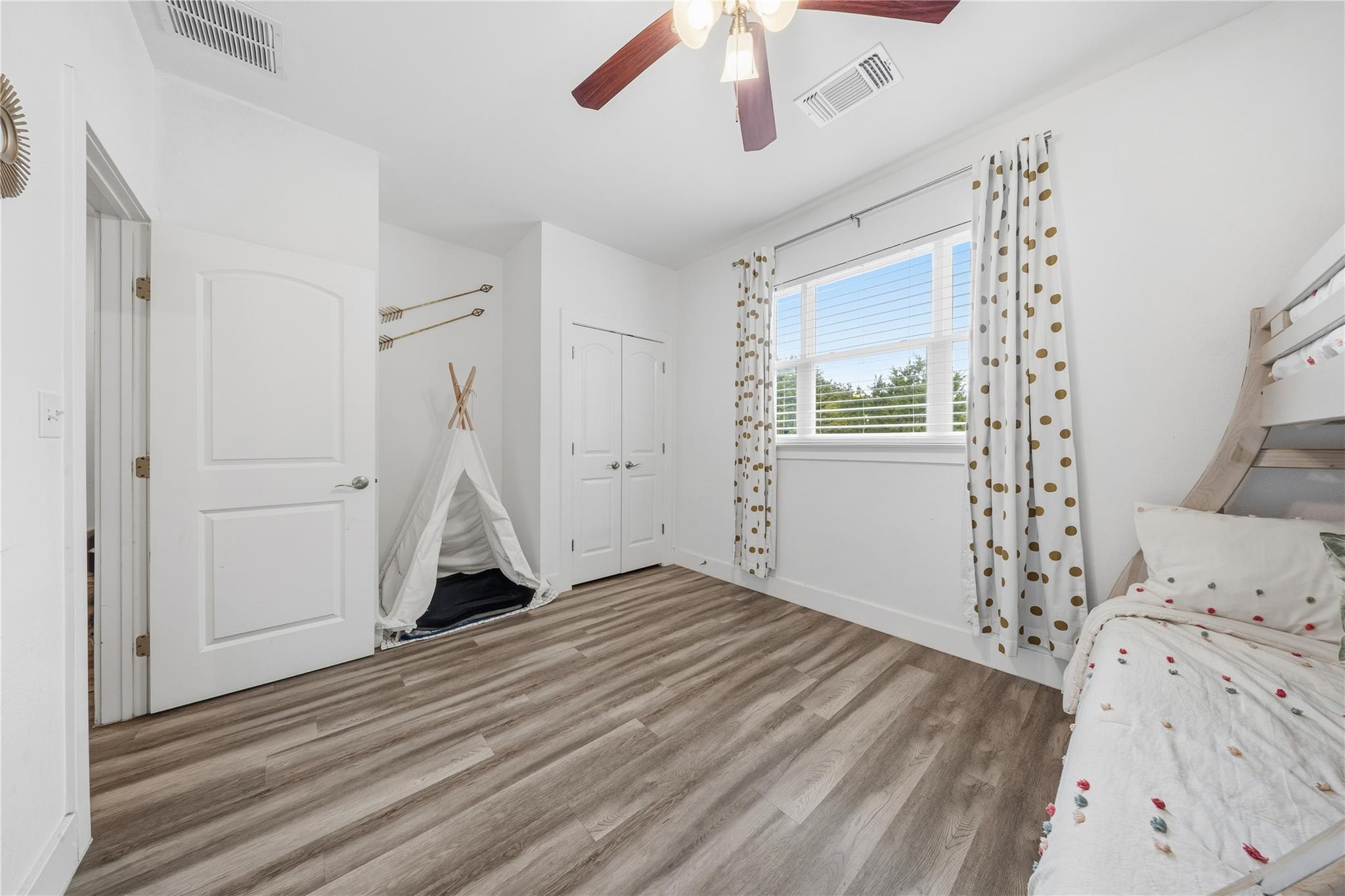 7502 Stable Ln, Lago Vista, TX 78645