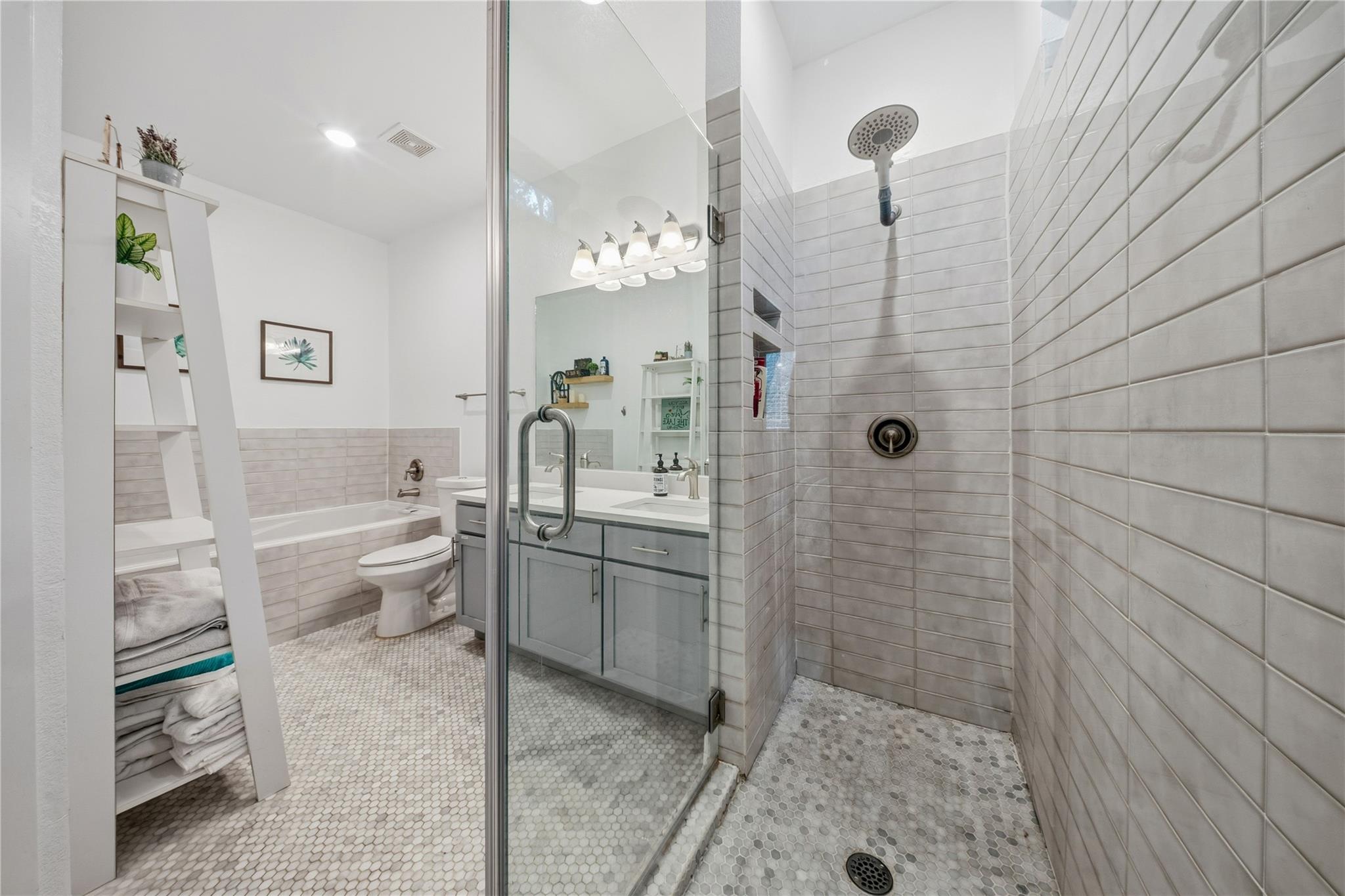 7502 Stable Ln, Lago Vista, TX 78645