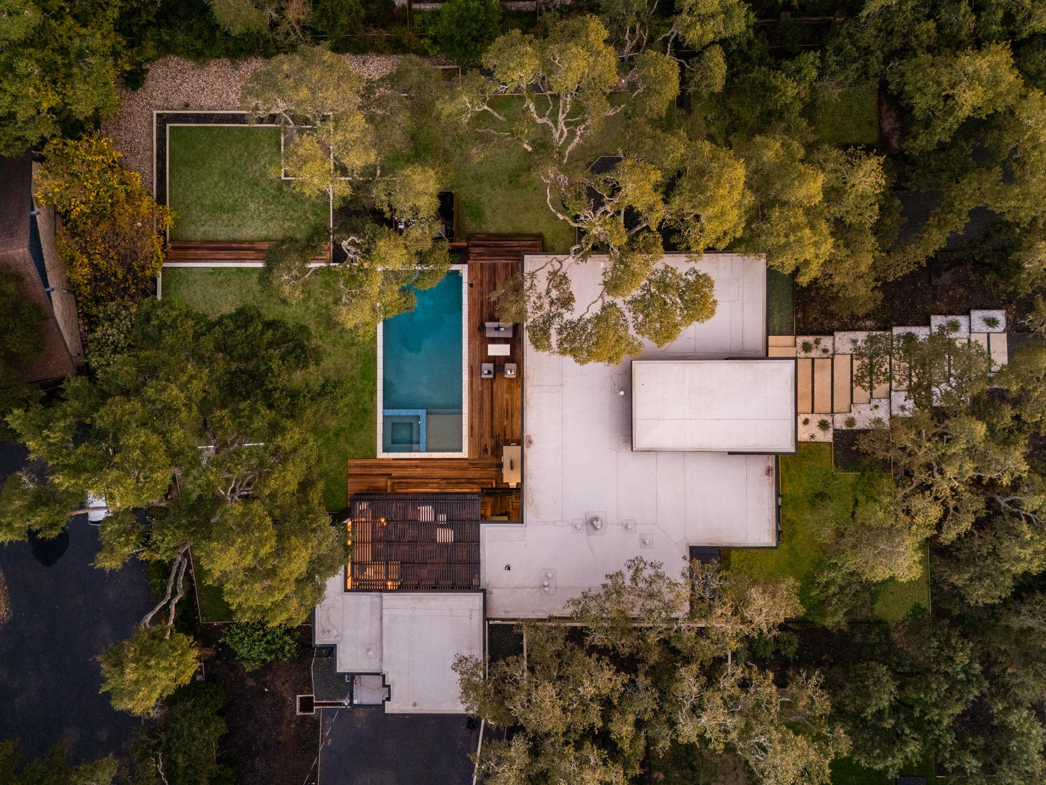 302 Buckeye Trl, West Lake Hills, TX 78746