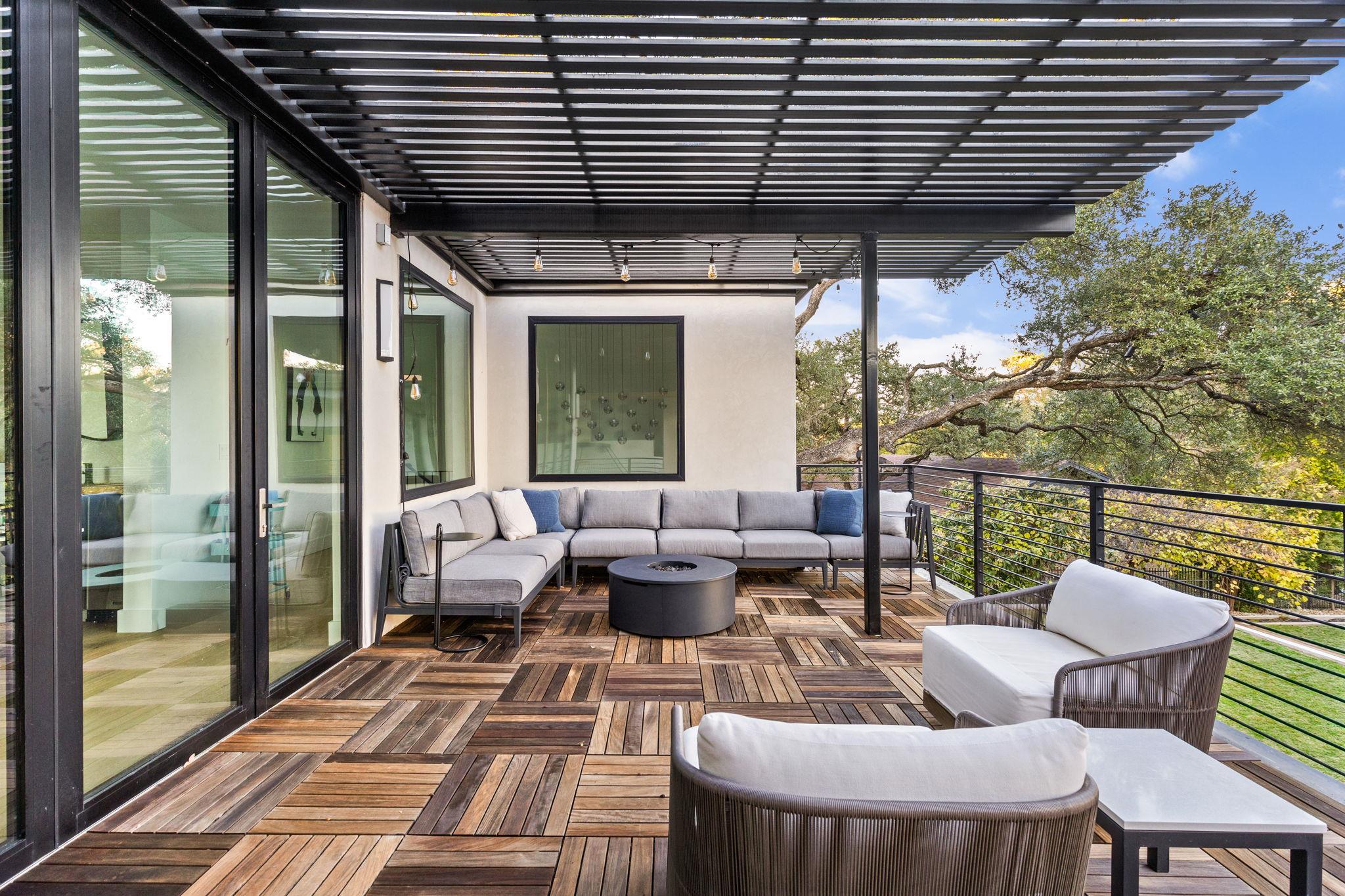 302 Buckeye Trl, West Lake Hills, TX 78746