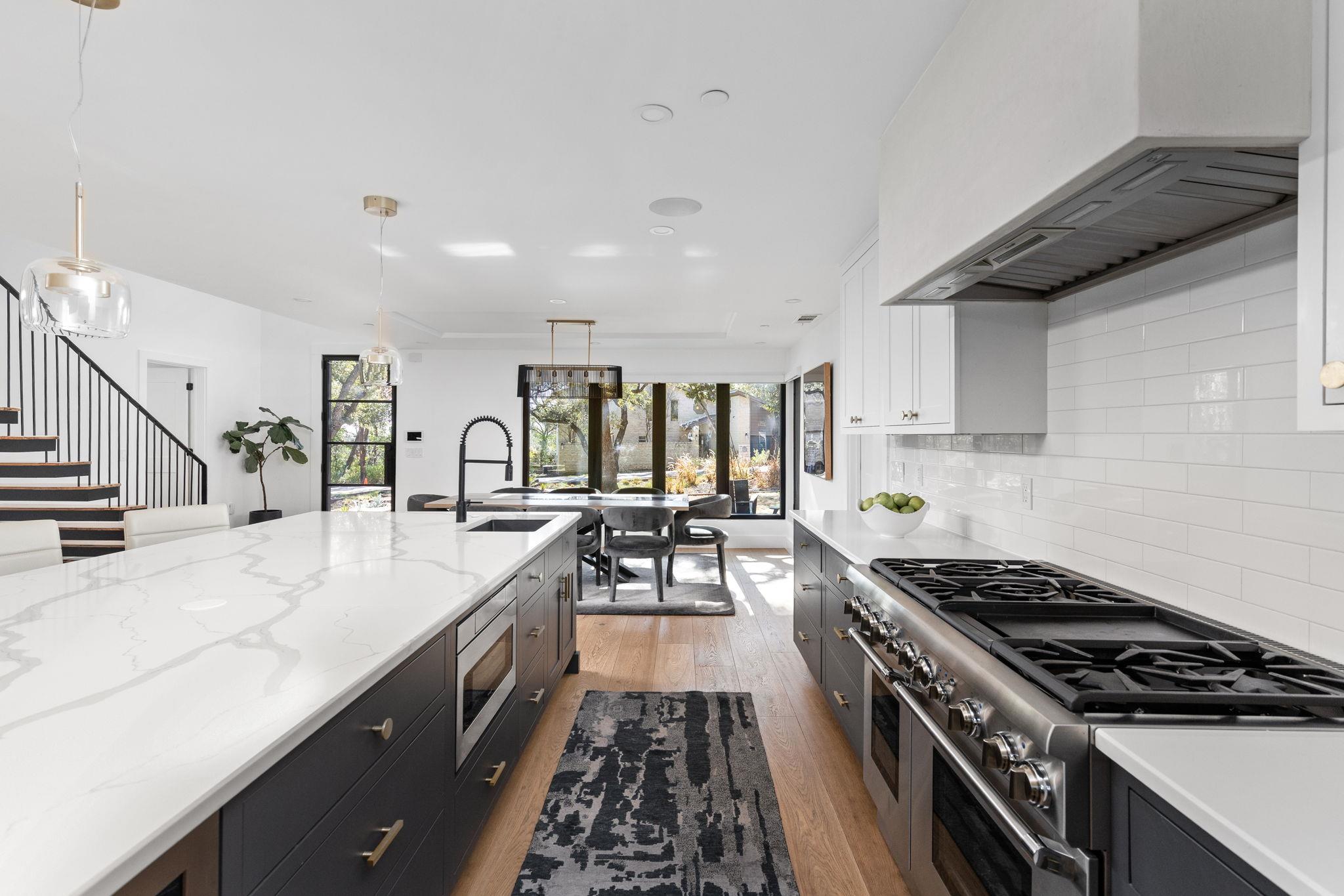 302 Buckeye Trl, West Lake Hills, TX 78746