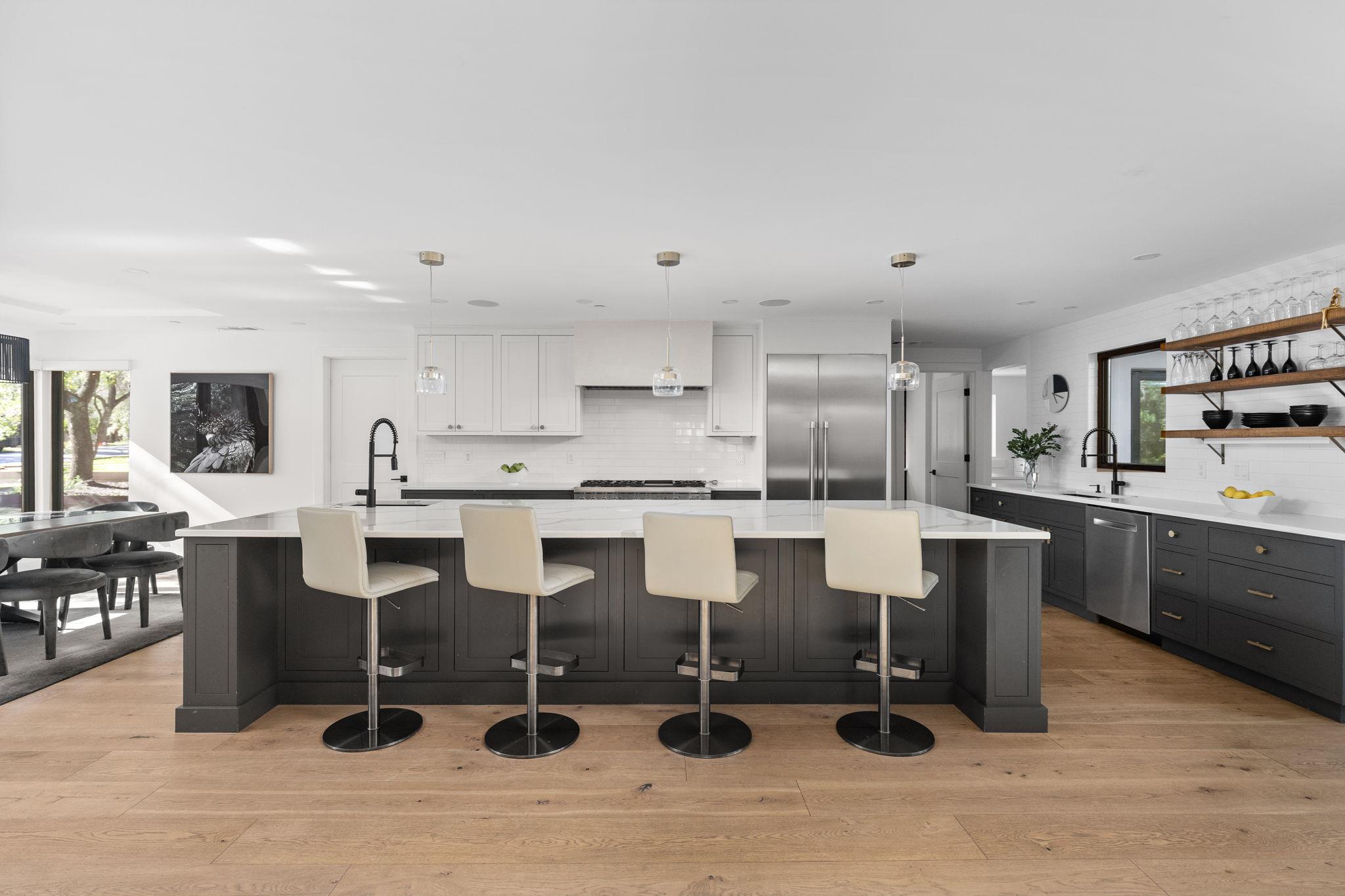 302 Buckeye Trl, West Lake Hills, TX 78746