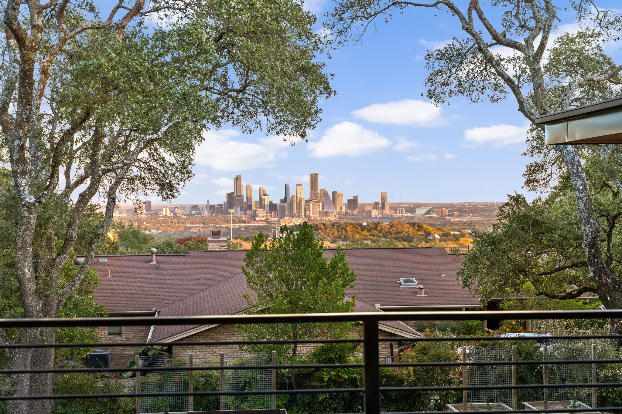 302 Buckeye Trl, West Lake Hills, TX 78746