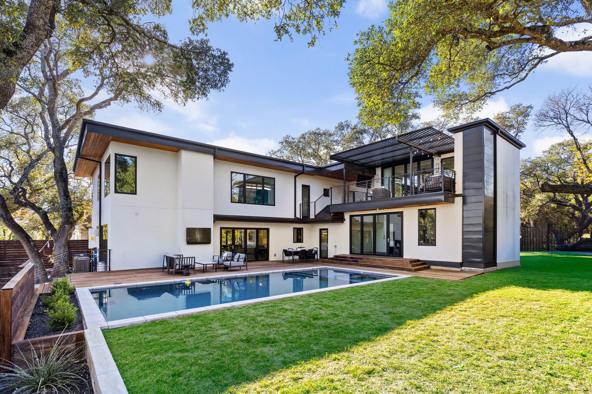 302 Buckeye Trl, West Lake Hills, TX 78746