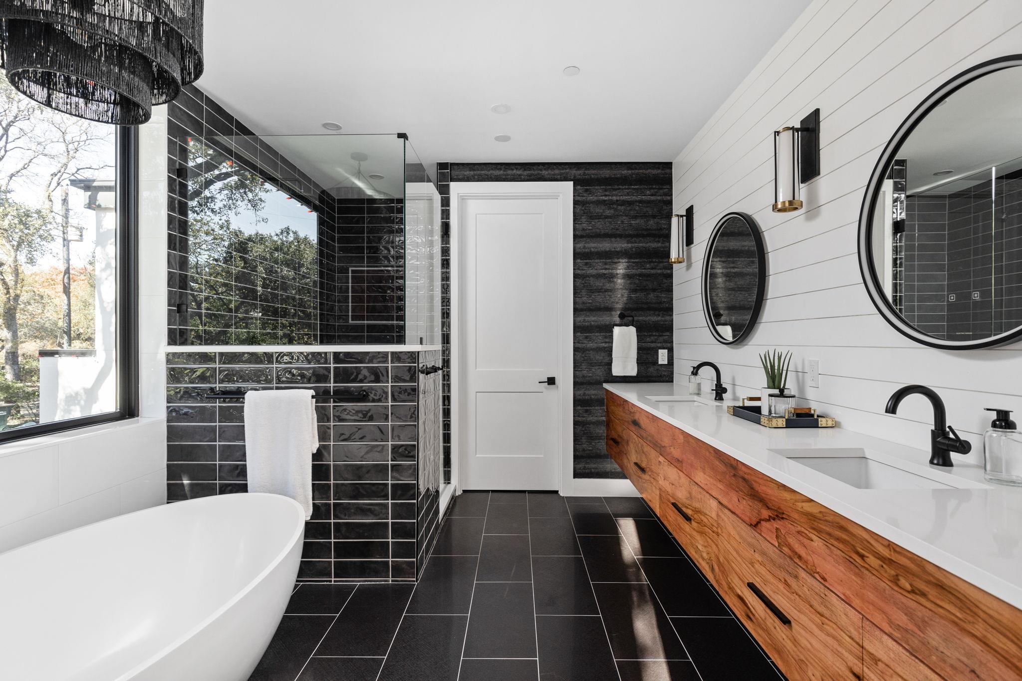 302 Buckeye Trl, West Lake Hills, TX 78746