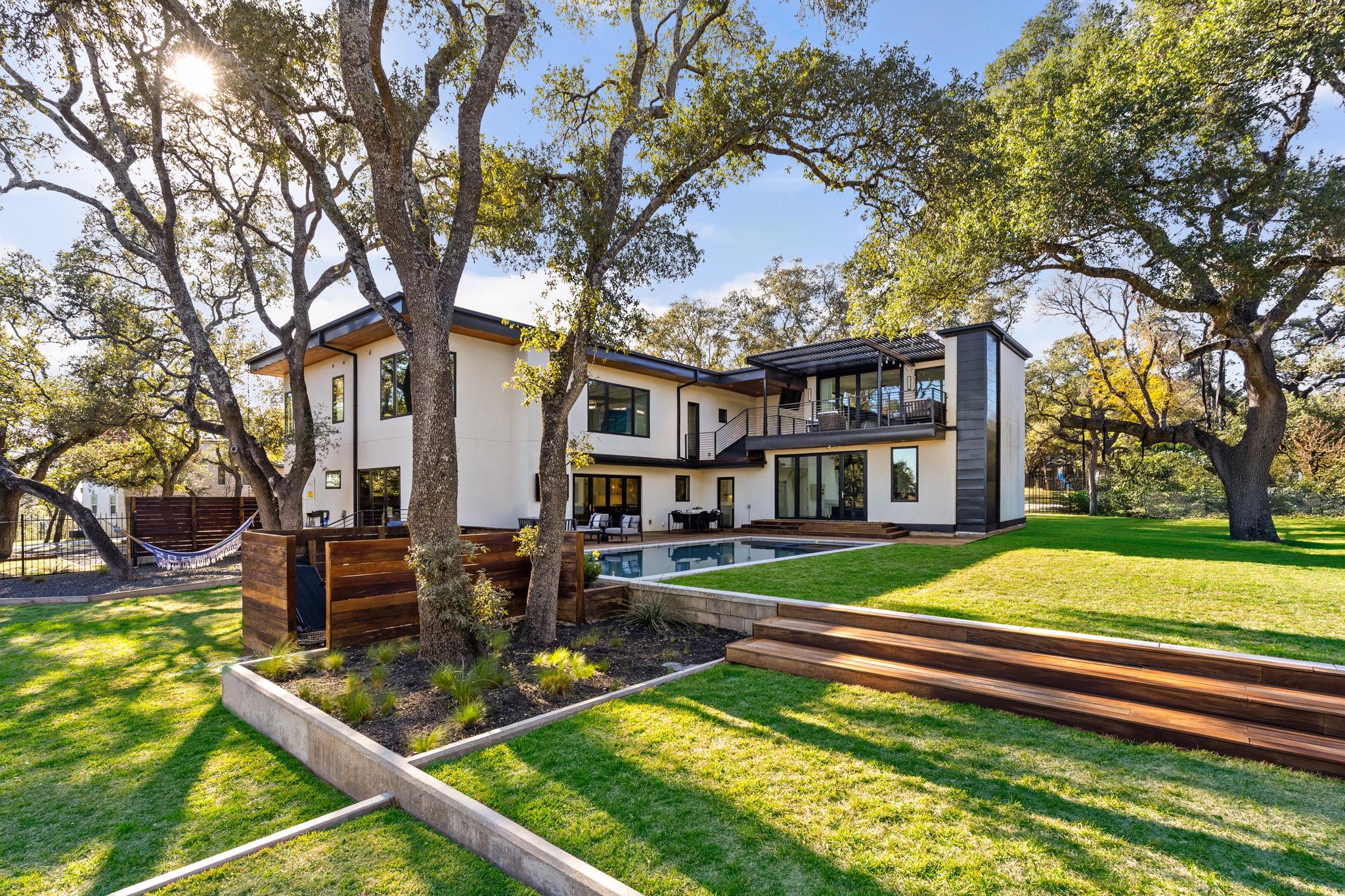 302 Buckeye Trl, West Lake Hills, TX 78746