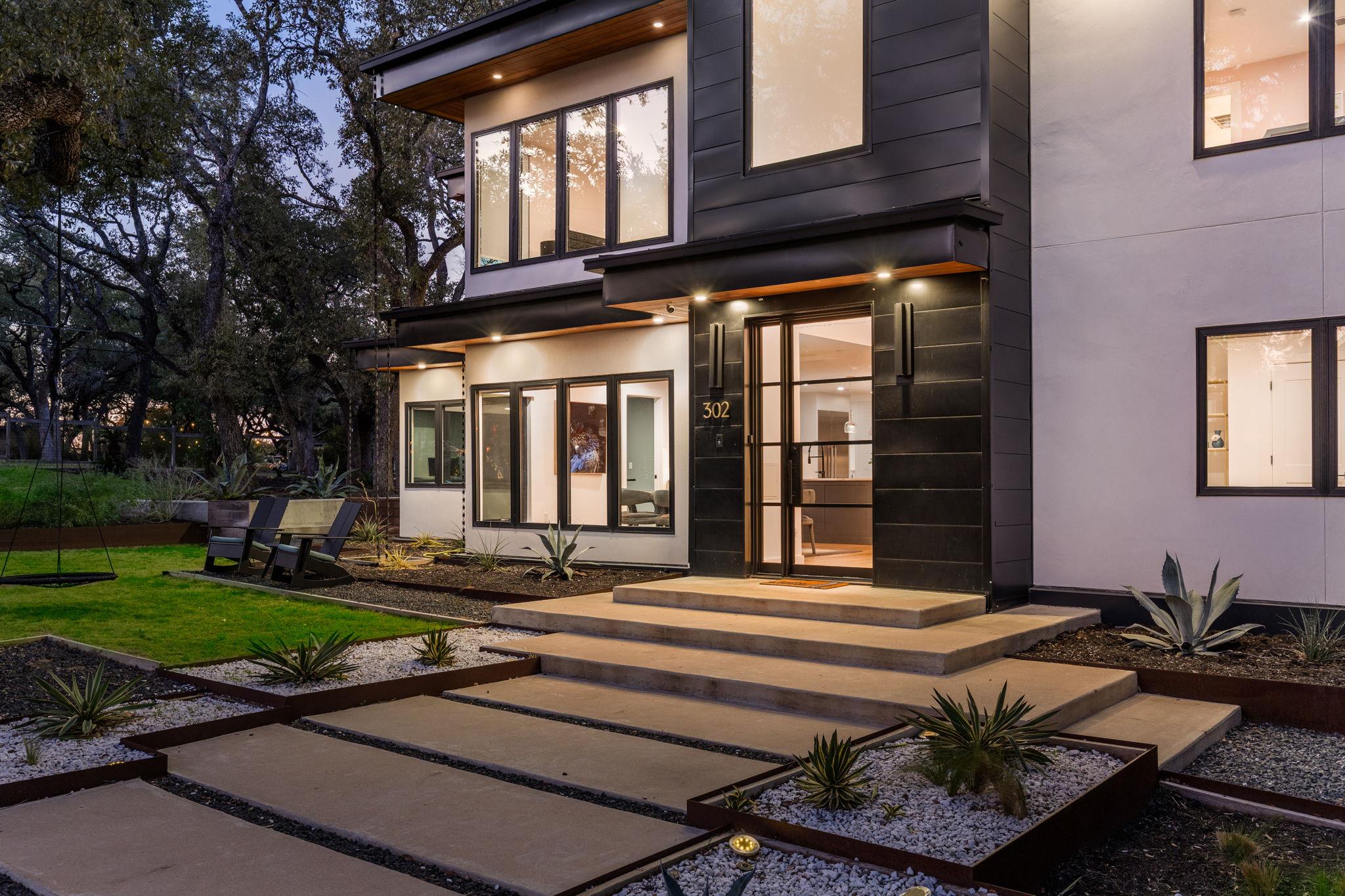 302 Buckeye Trl, West Lake Hills, TX 78746