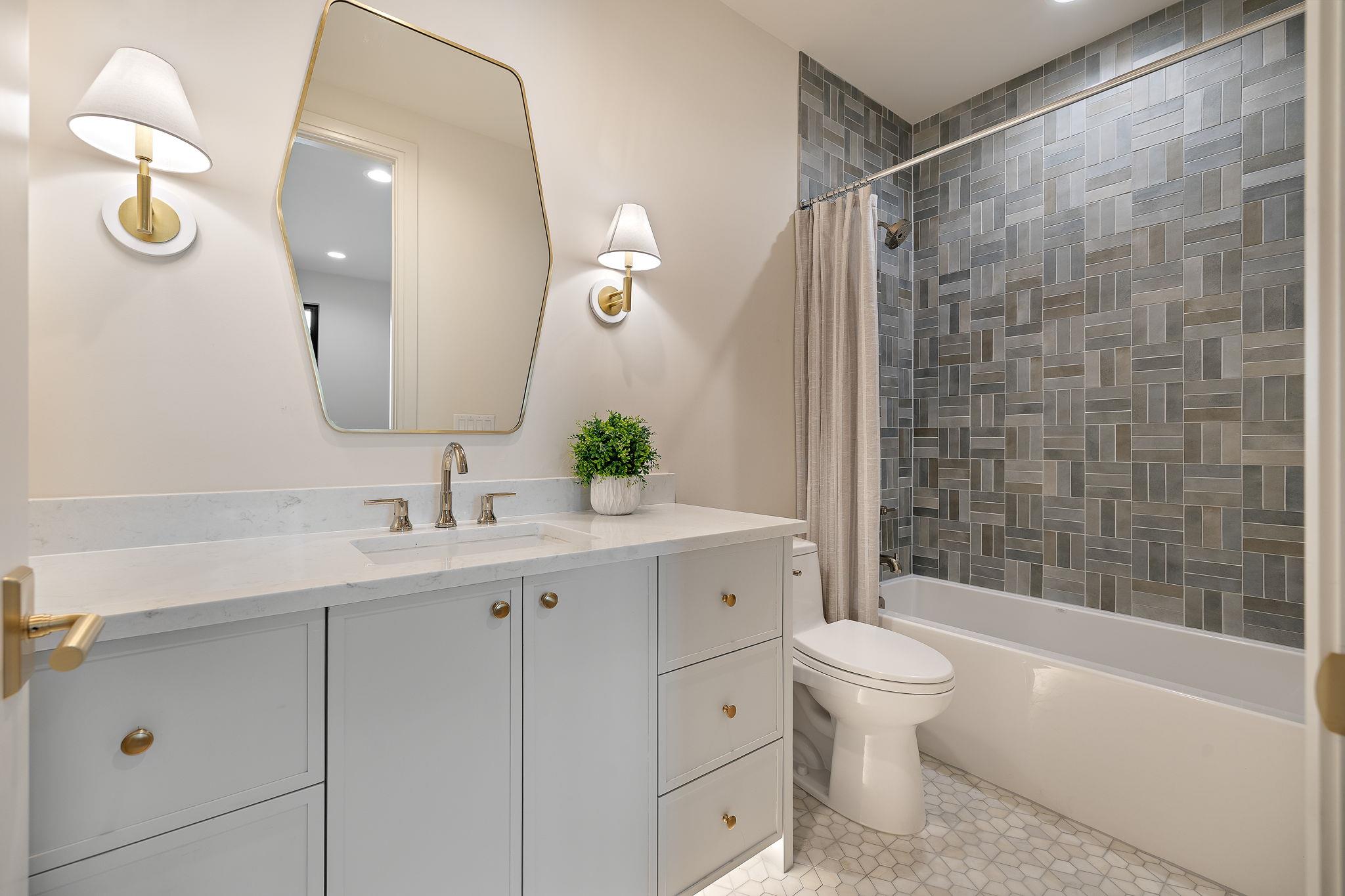 2705 Warren St, Austin, TX 78703