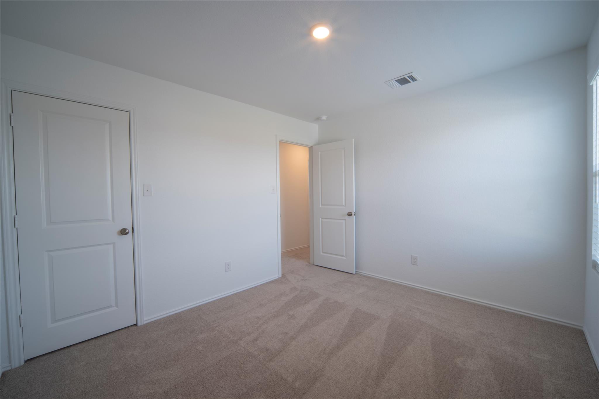 301 Rancho Del Cielo Loop, Jarrell, TX 76537