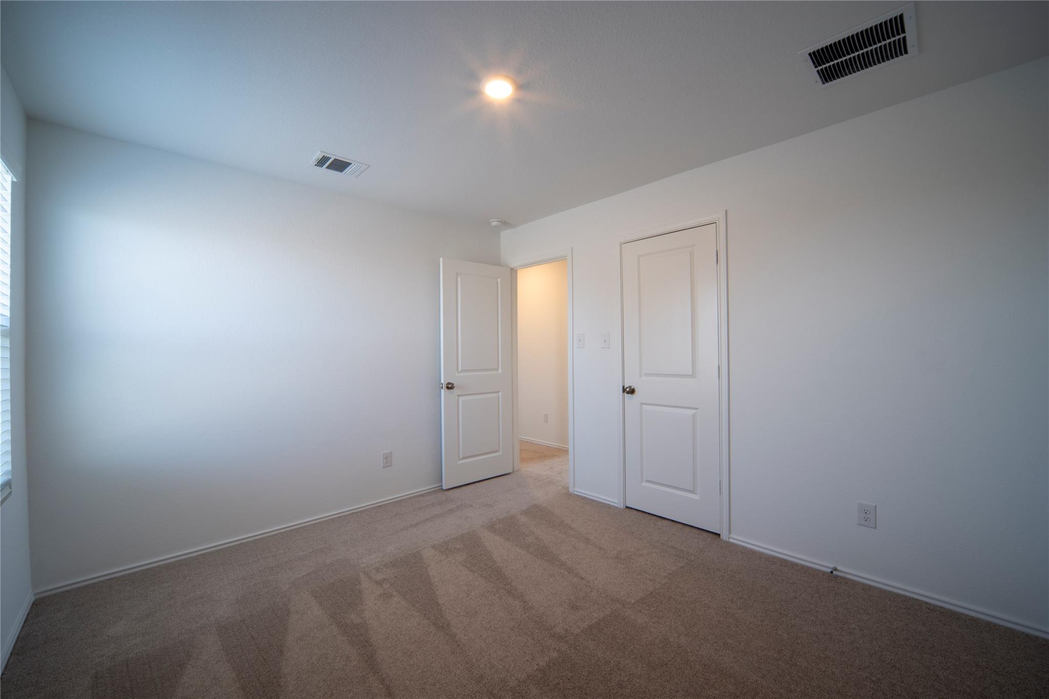 301 Rancho Del Cielo Loop, Jarrell, TX 76537