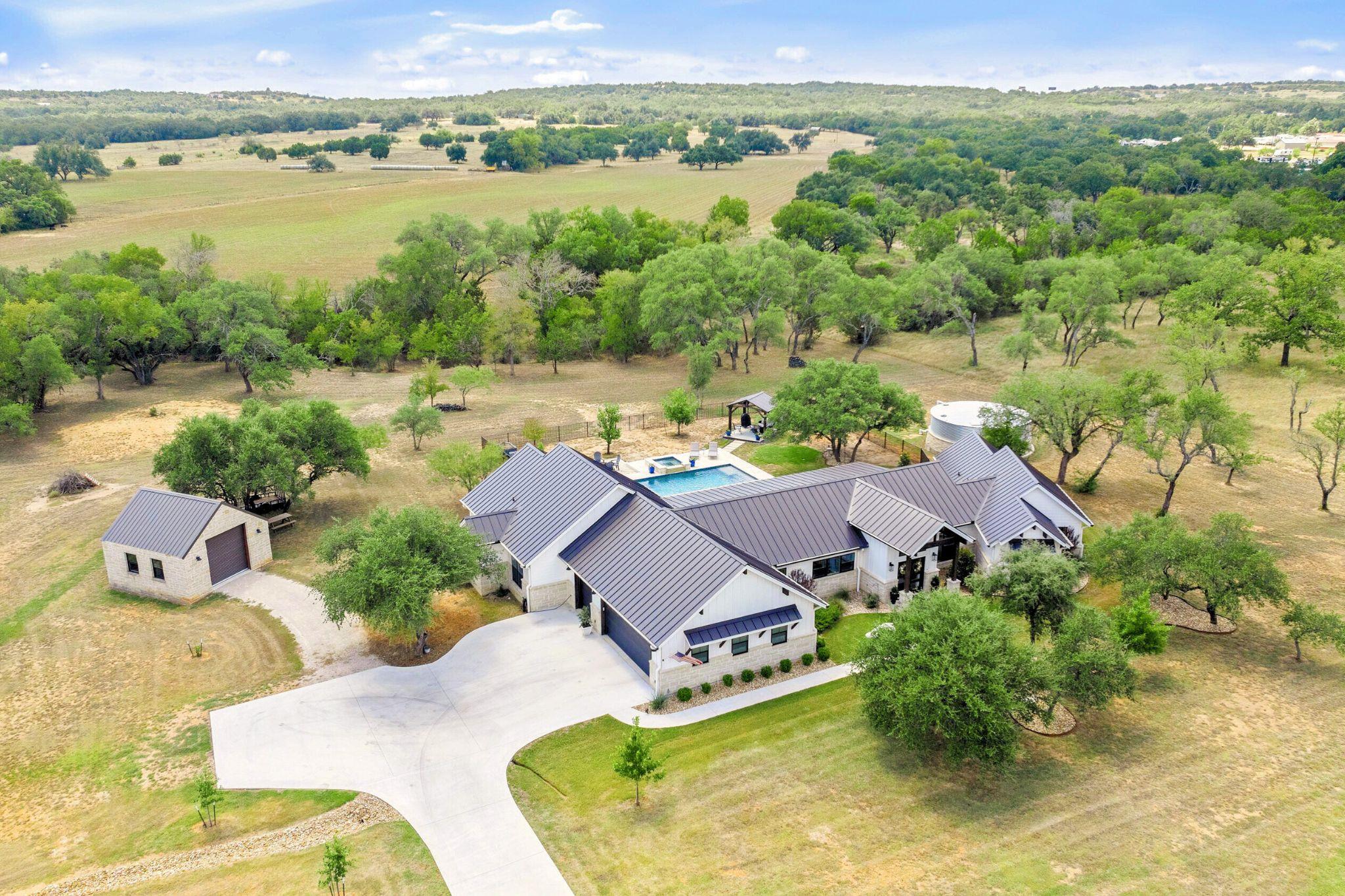 338 Morning Dew Dr, Round Mountain, TX 78663