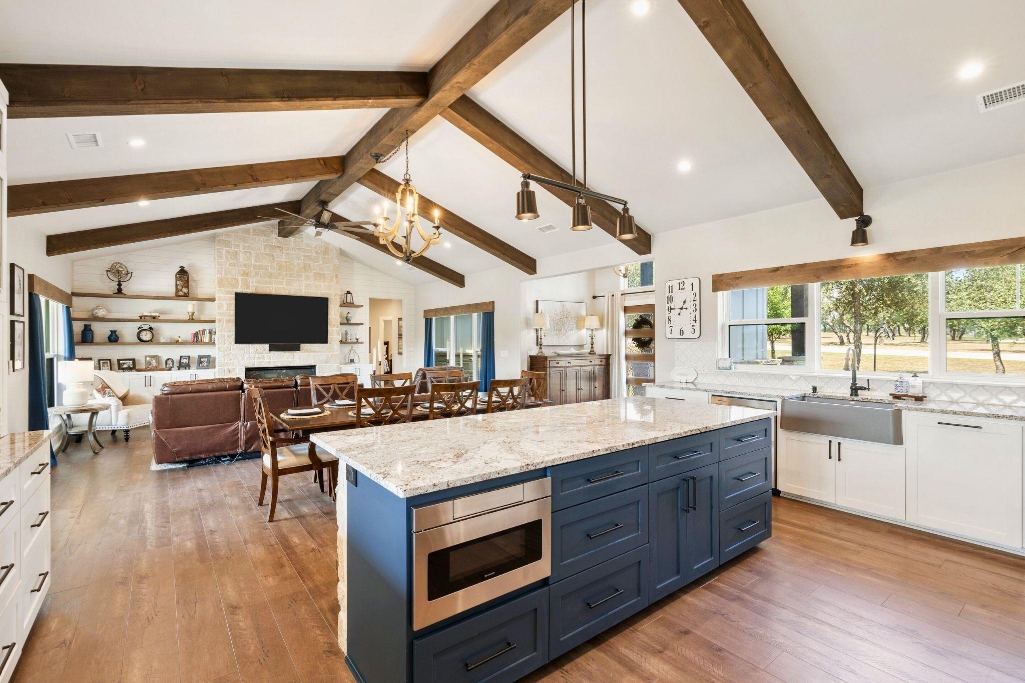 338 Morning Dew Dr, Round Mountain, TX 78663