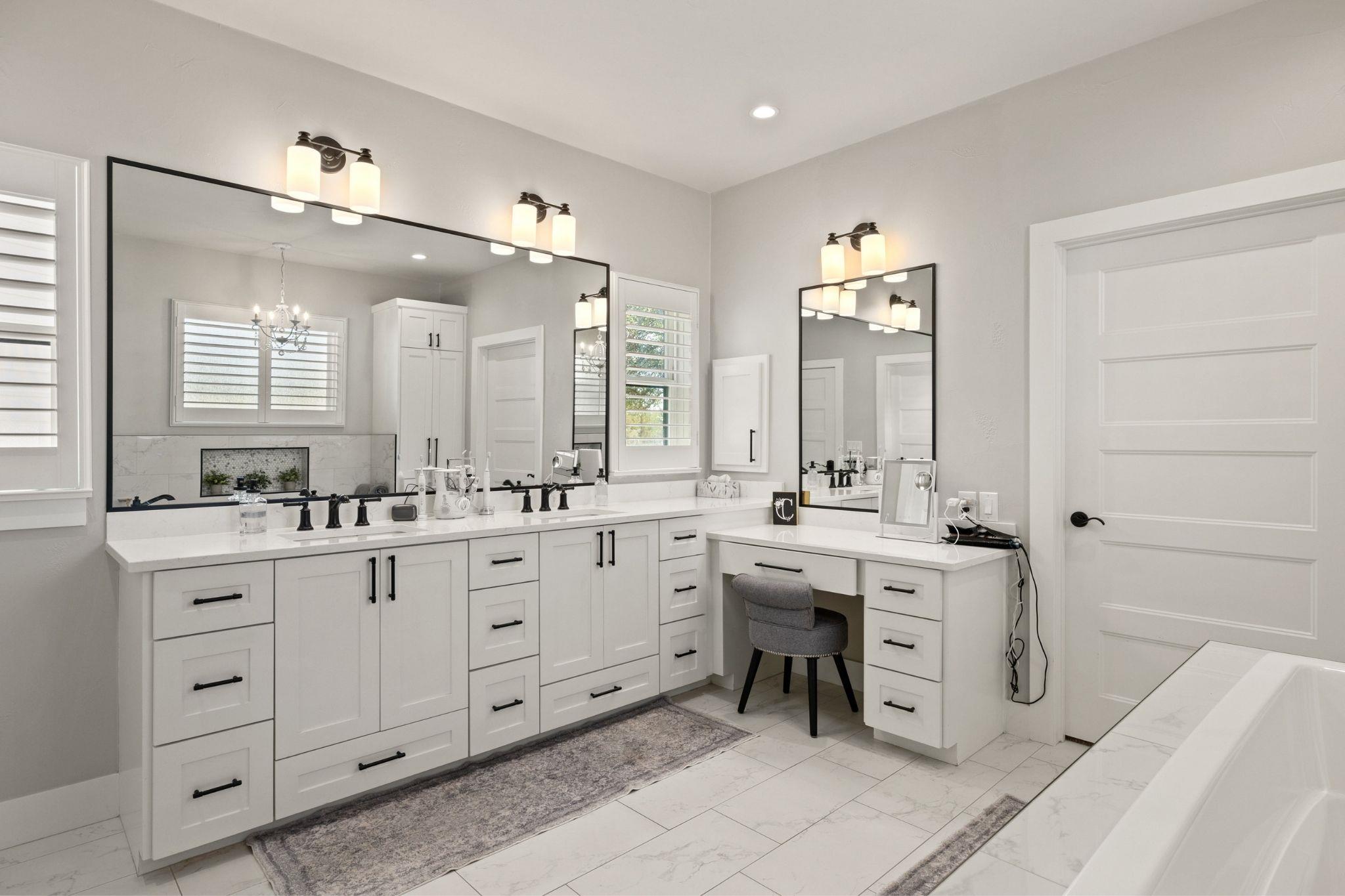 338 Morning Dew Dr, Round Mountain, TX 78663