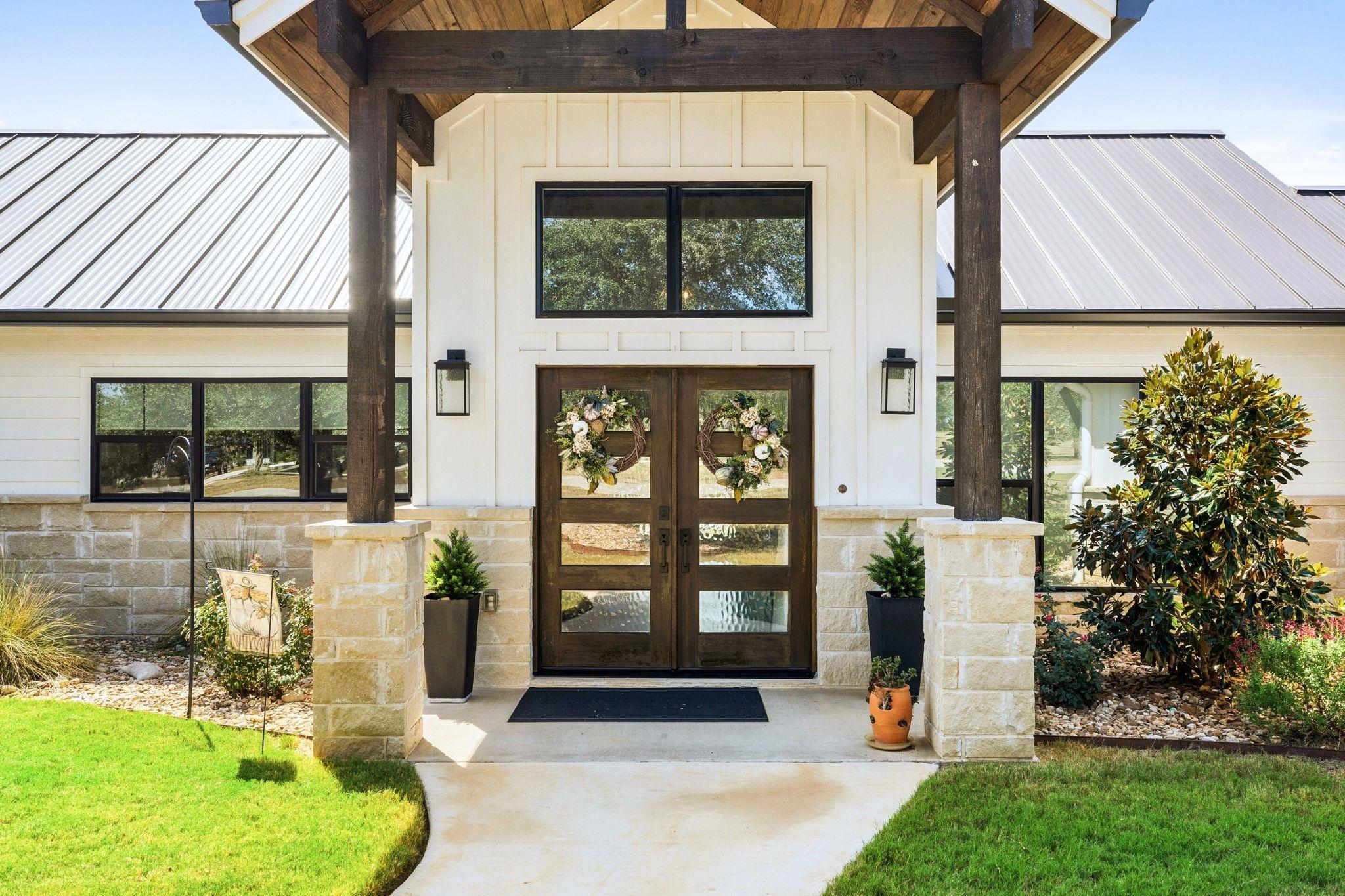 338 Morning Dew Dr, Round Mountain, TX 78663