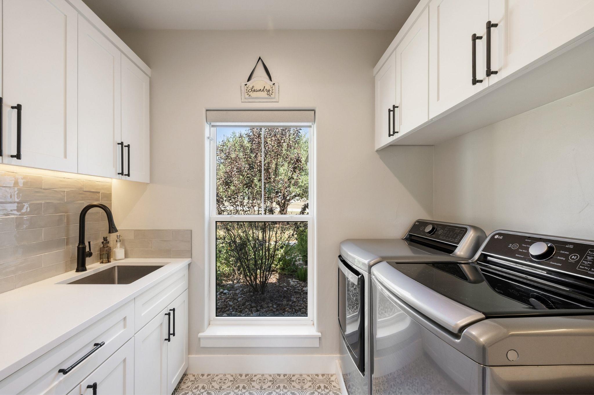 338 Morning Dew Dr, Round Mountain, TX 78663