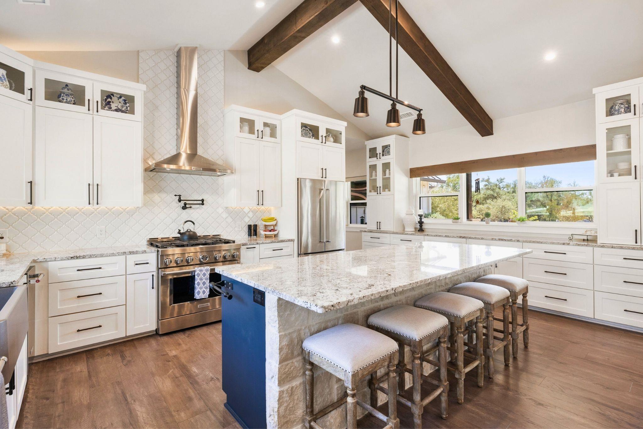 338 Morning Dew Dr, Round Mountain, TX 78663