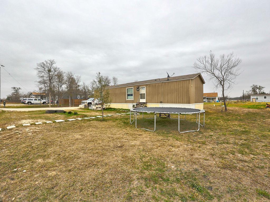 230 Gato Rd, Cedar Creek, TX 78612