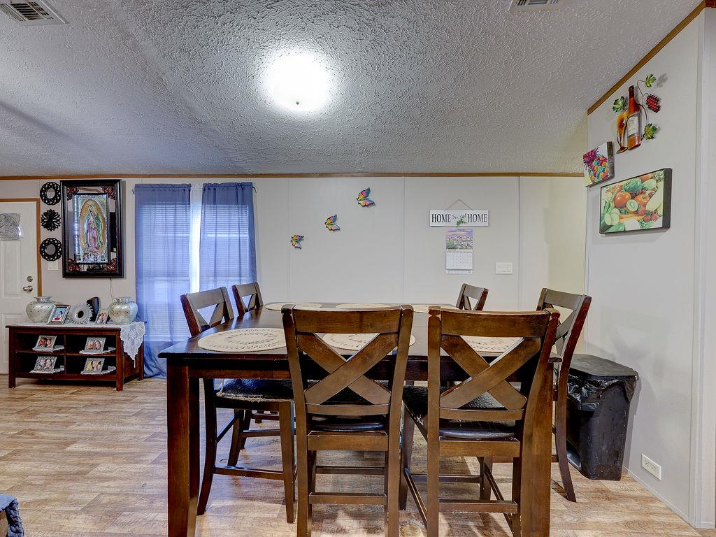 230 Gato Rd, Cedar Creek, TX 78612