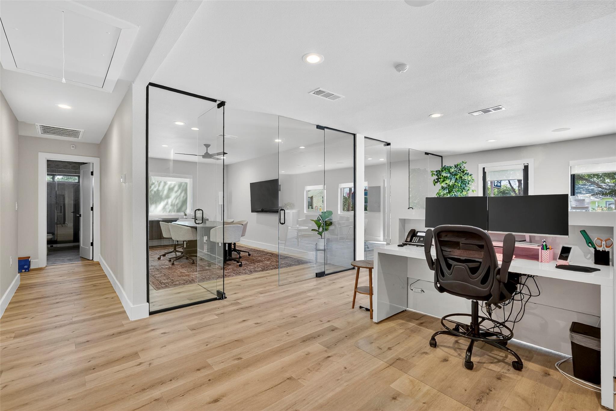 1708 W Koenig Ln, Austin, TX 78756