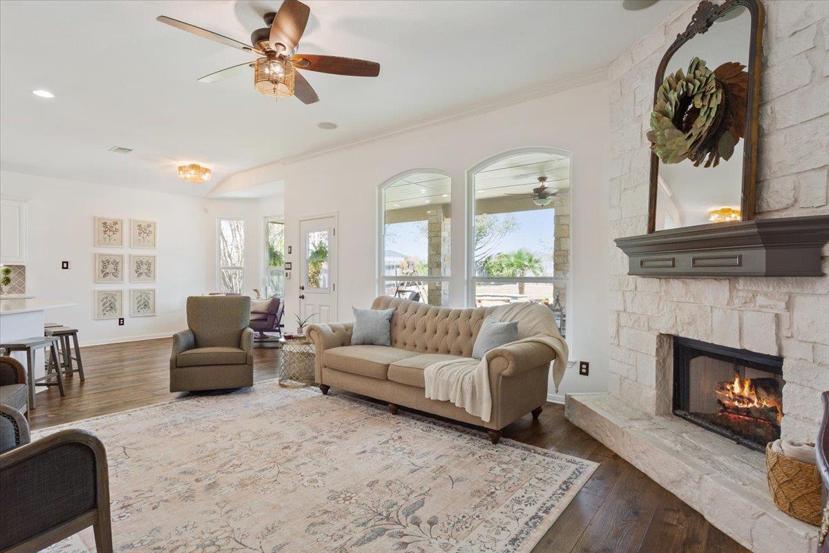 2218 Settlers Park Loop, Round Rock, TX 78665