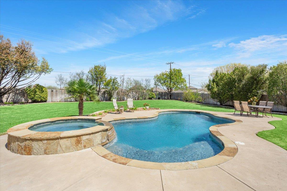2218 Settlers Park Loop, Round Rock, TX 78665