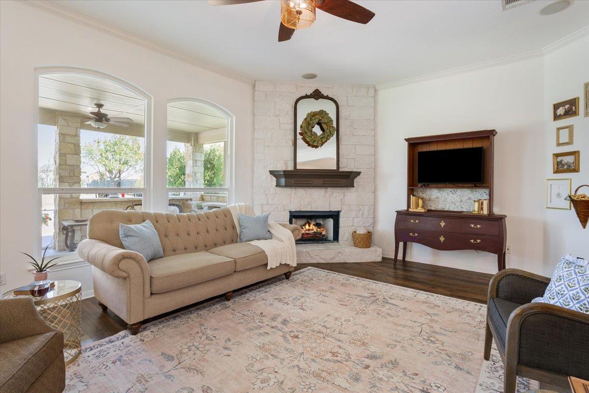 2218 Settlers Park Loop, Round Rock, TX 78665